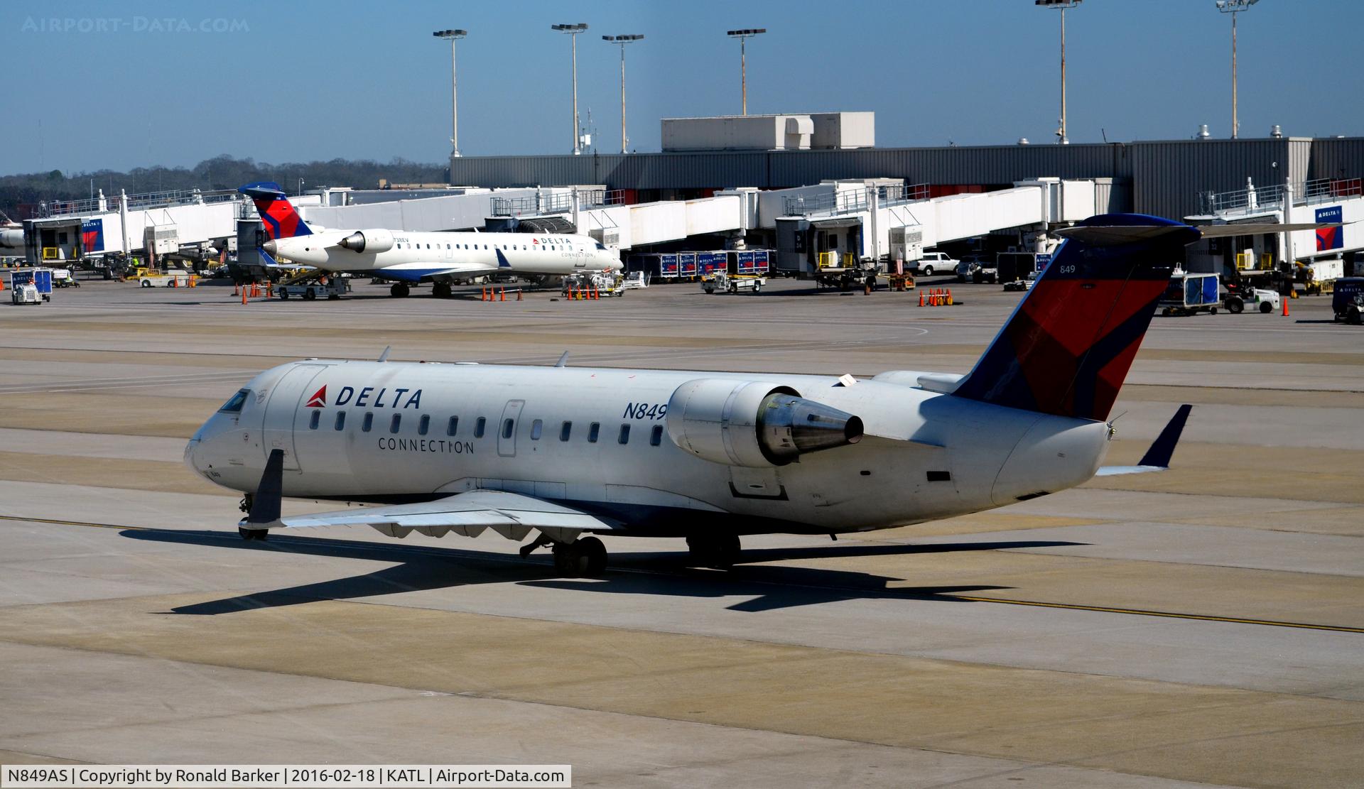 N849AS, 1999 Bombardier CRJ-200ER (CL-600-2B19) C/N 7347, Taxi Atlanta