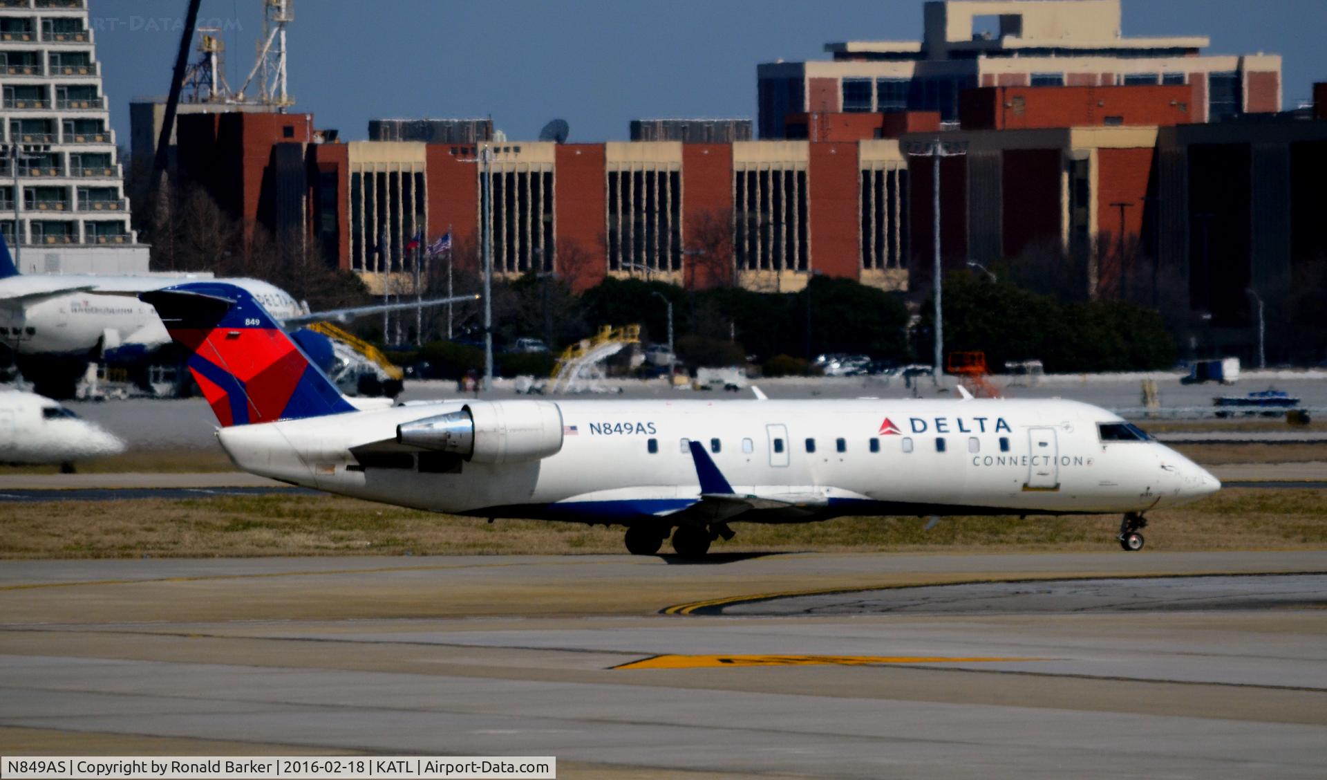 N849AS, 1999 Bombardier CRJ-200ER (CL-600-2B19) C/N 7347, Taxi Atlanta