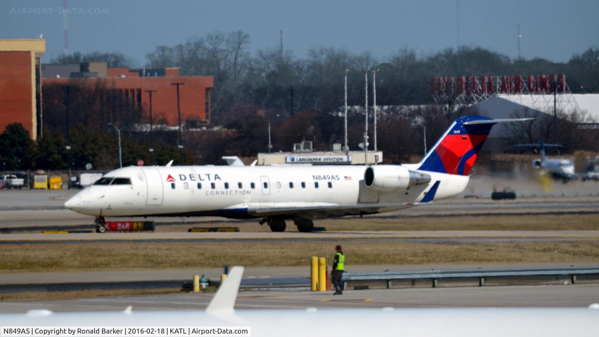 N849AS, 1999 Bombardier CRJ-200ER (CL-600-2B19) C/N 7347, Taxi Atlanta