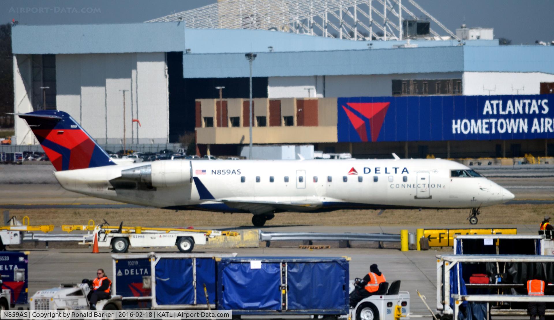 N859AS, 2000 Bombardier CRJ-200ER (CL-600-2B19) C/N 7421, Taxi Atlanta