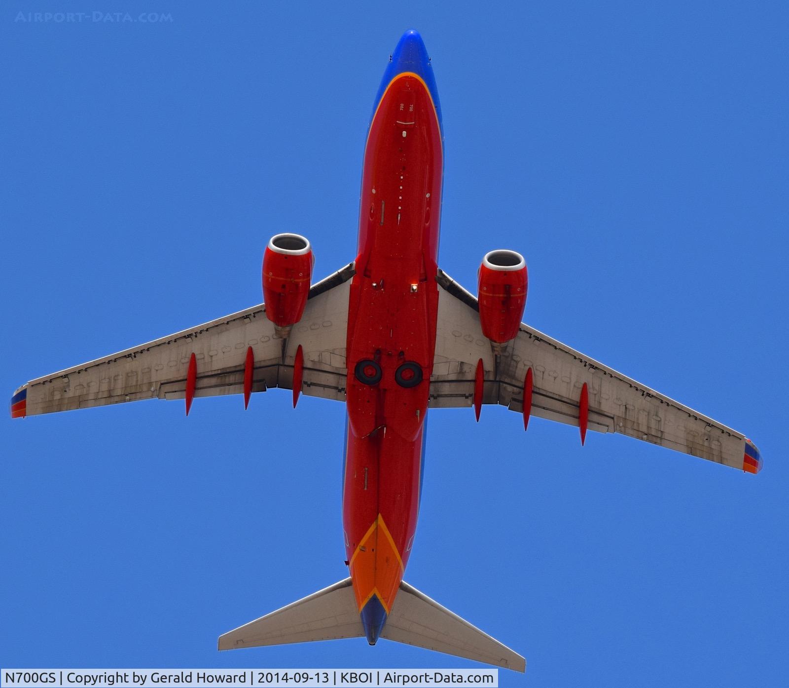 N700GS, 1997 Boeing 737-7H4 C/N 27835, Departing RWY 10R.