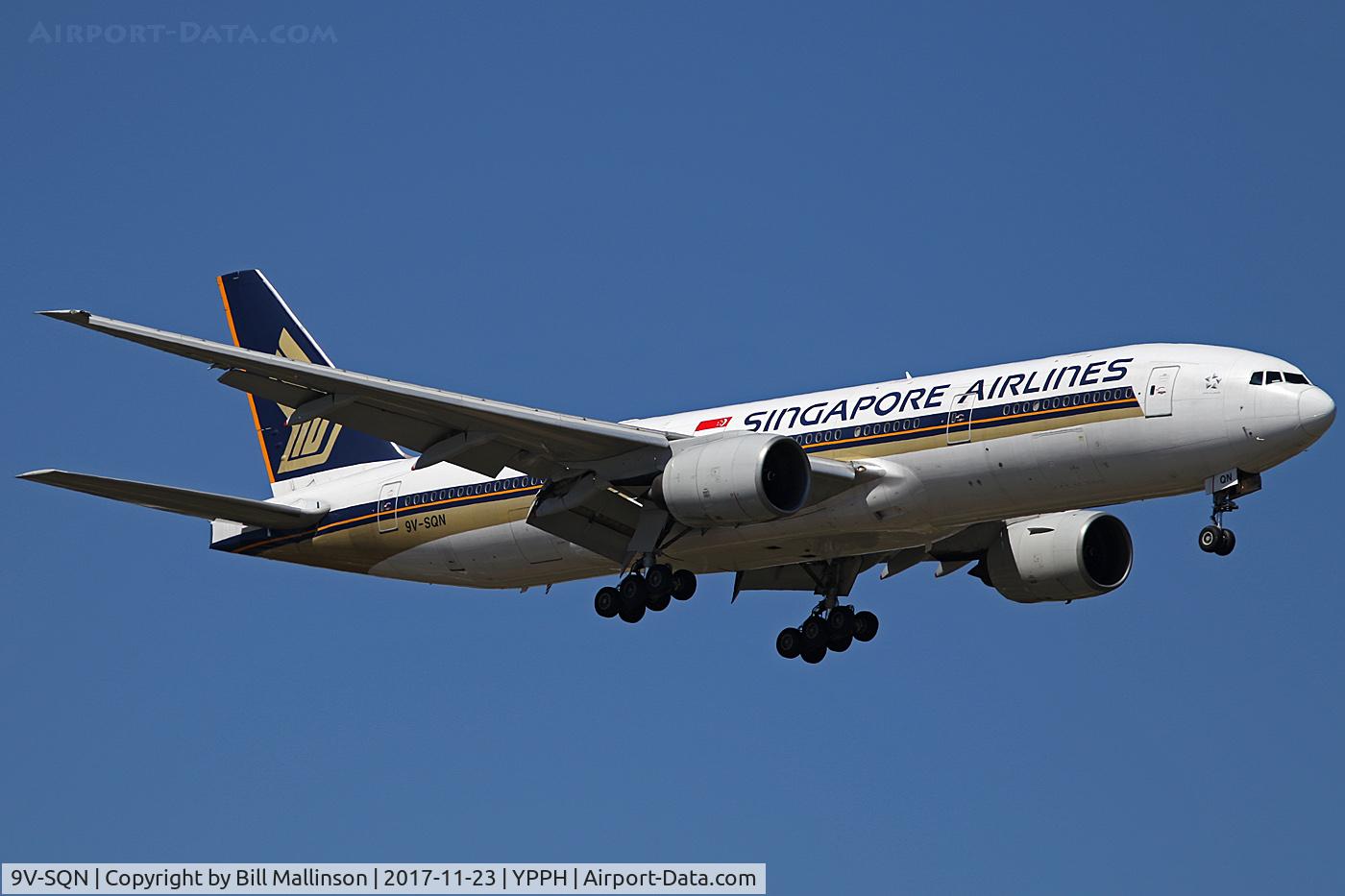 9V-SQN, 2004 Boeing 777-212/ER C/N 33373, FINALS TO 2 1