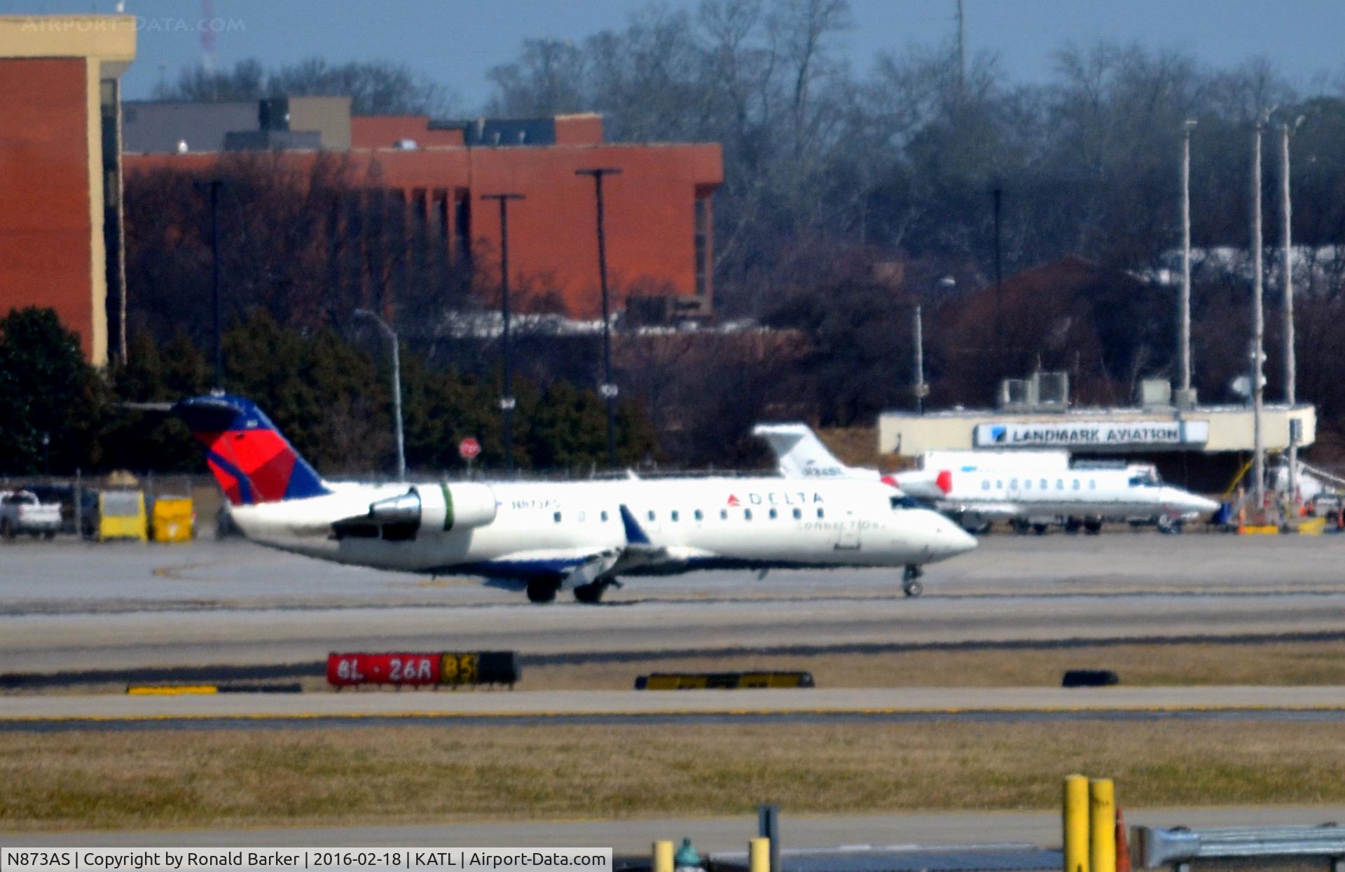 N873AS, 2001 Bombardier CRJ-200ER (CL-600-2B19) C/N 7549, Landing Atlanta