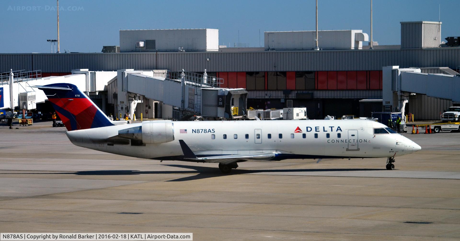 N878AS, 2002 Bombardier CRJ-200ER (CL-600-2B19) C/N 7590, Taxi to park Atlanta