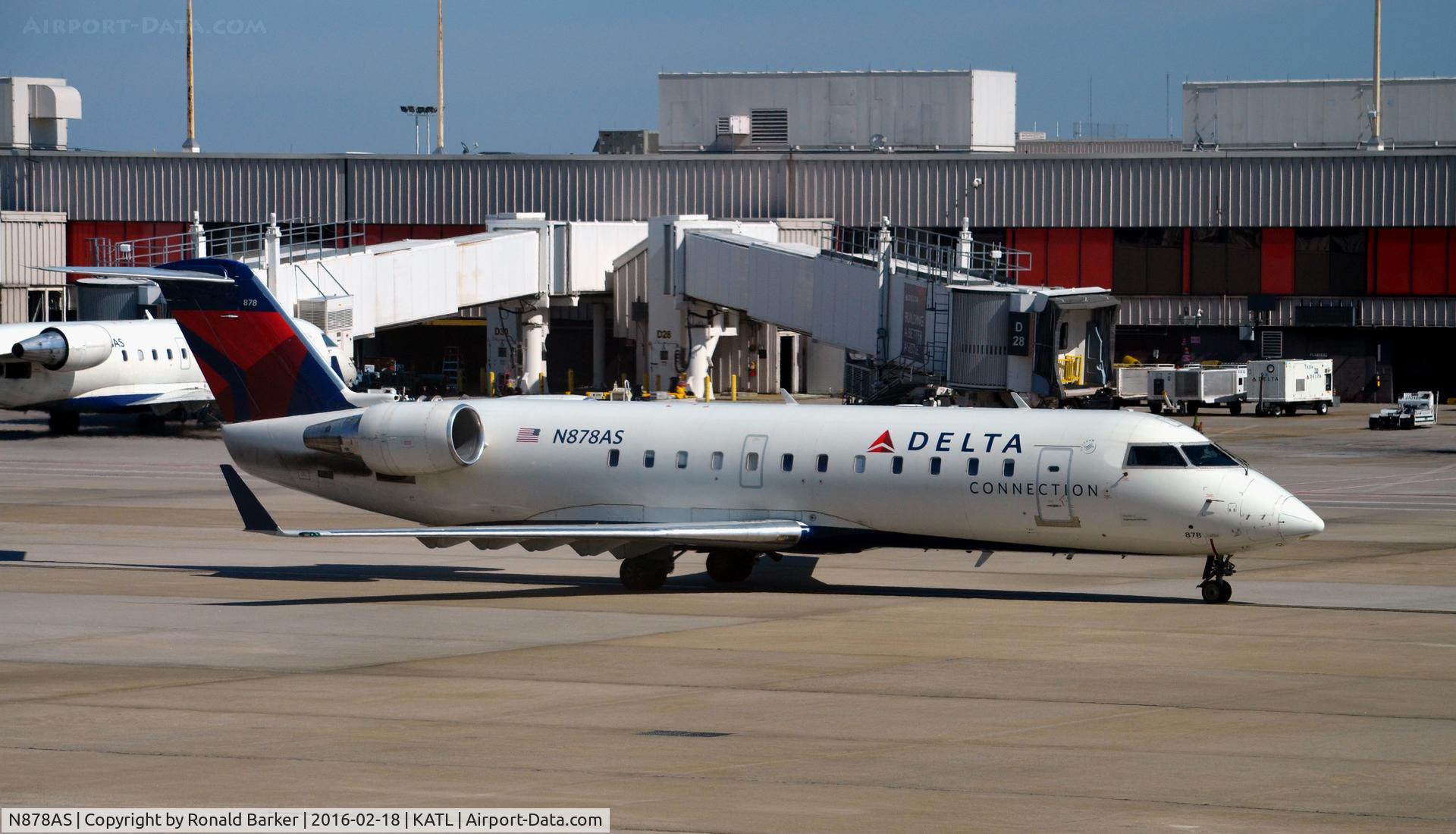N878AS, 2002 Bombardier CRJ-200ER (CL-600-2B19) C/N 7590, Taxi for takeoff Atlanta