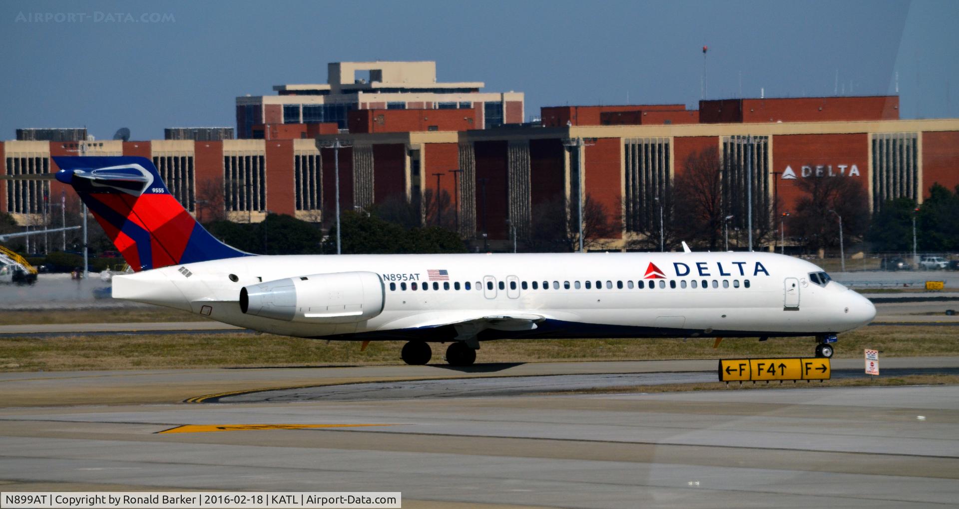 N899AT, 2005 Boeing 717-200 C/N 55049, Taxi Atlanta