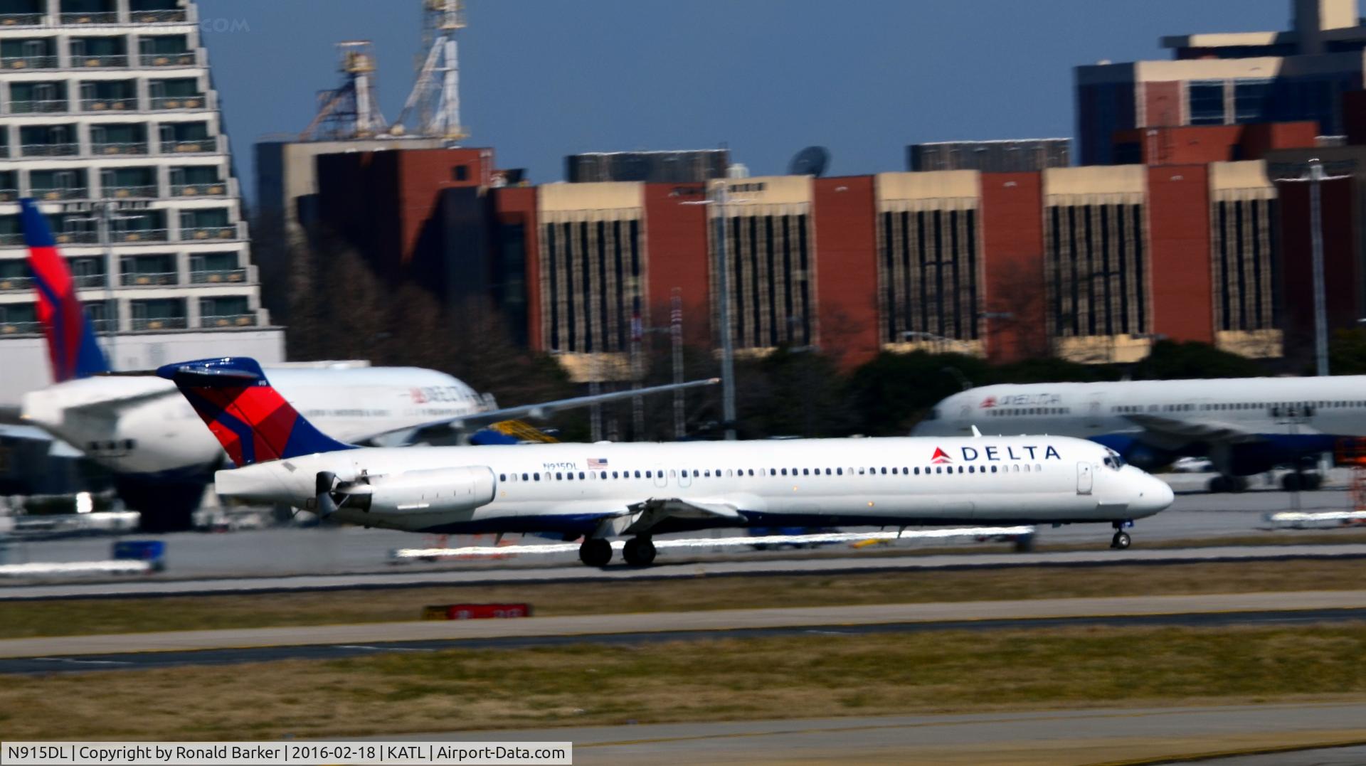 N915DL, 1988 McDonnell Douglas MD-88 C/N 49546, Landing Atlanta