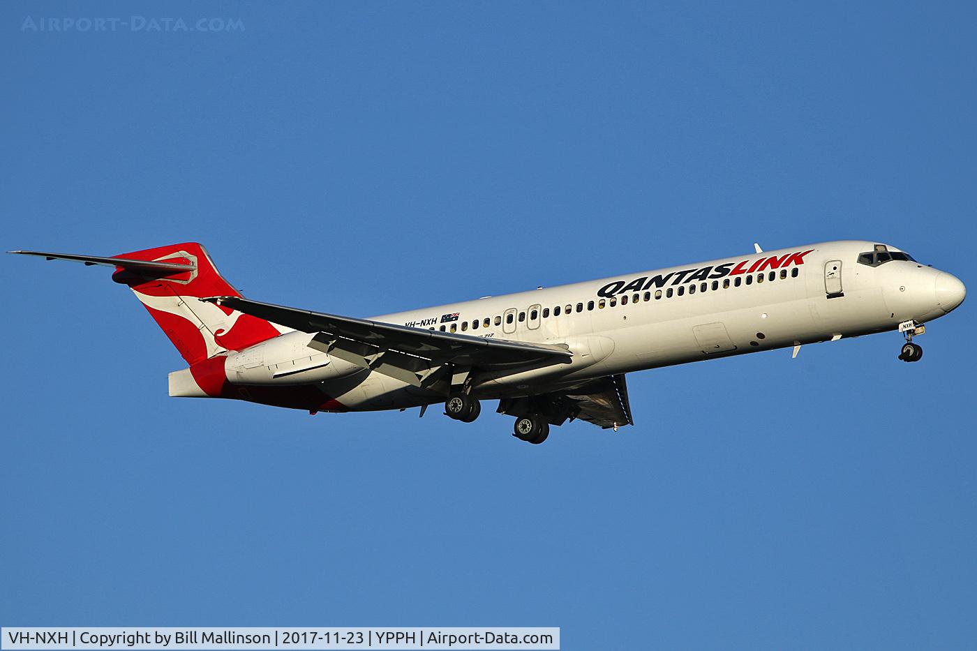 VH-NXH, 1999 Boeing 717-2K9 C/N 55055, FINALS TO 2 1