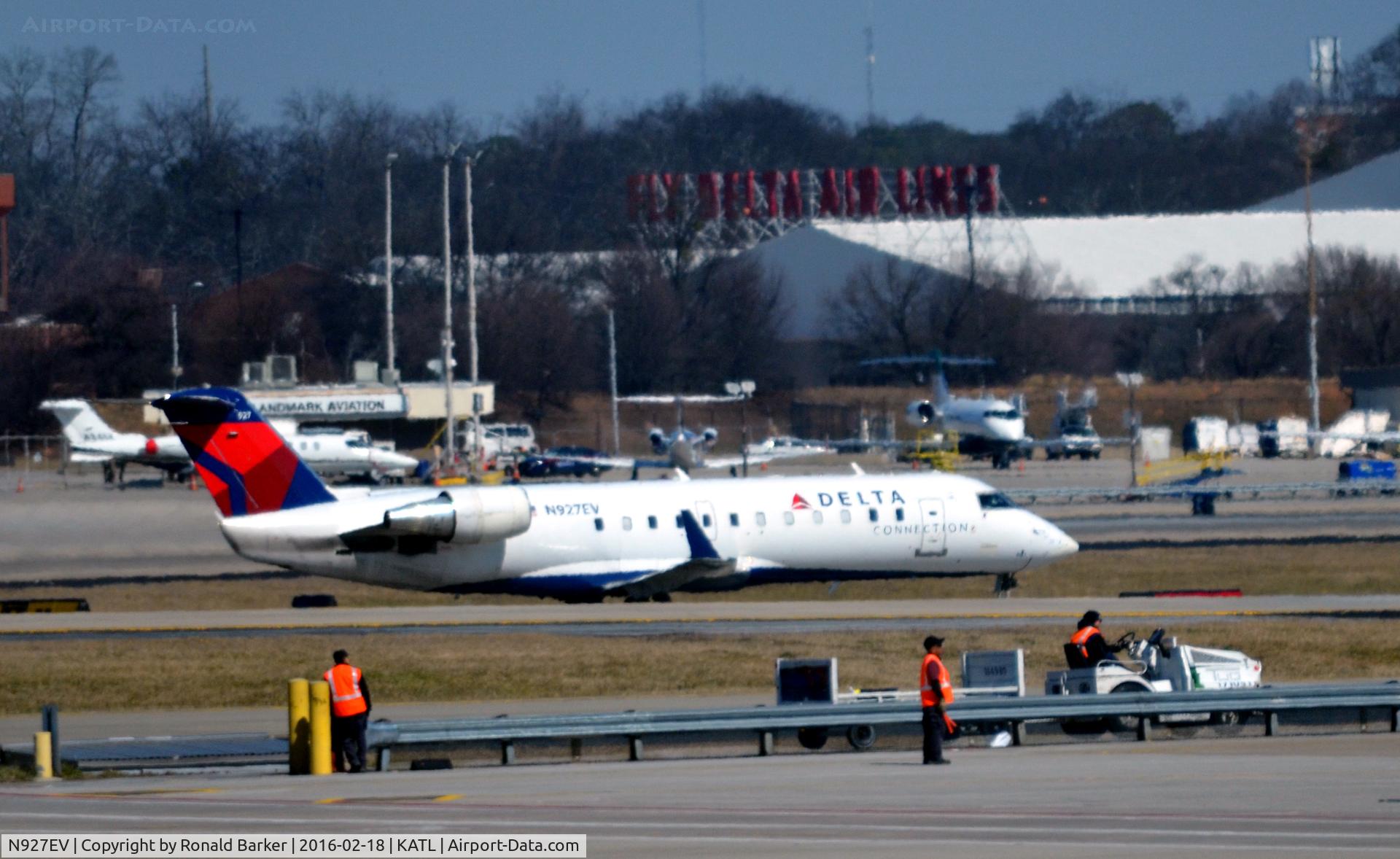N927EV, 2003 Bombardier CRJ-200ER (CL-600-2B19 C/N 7844, Taxi Atlanta
