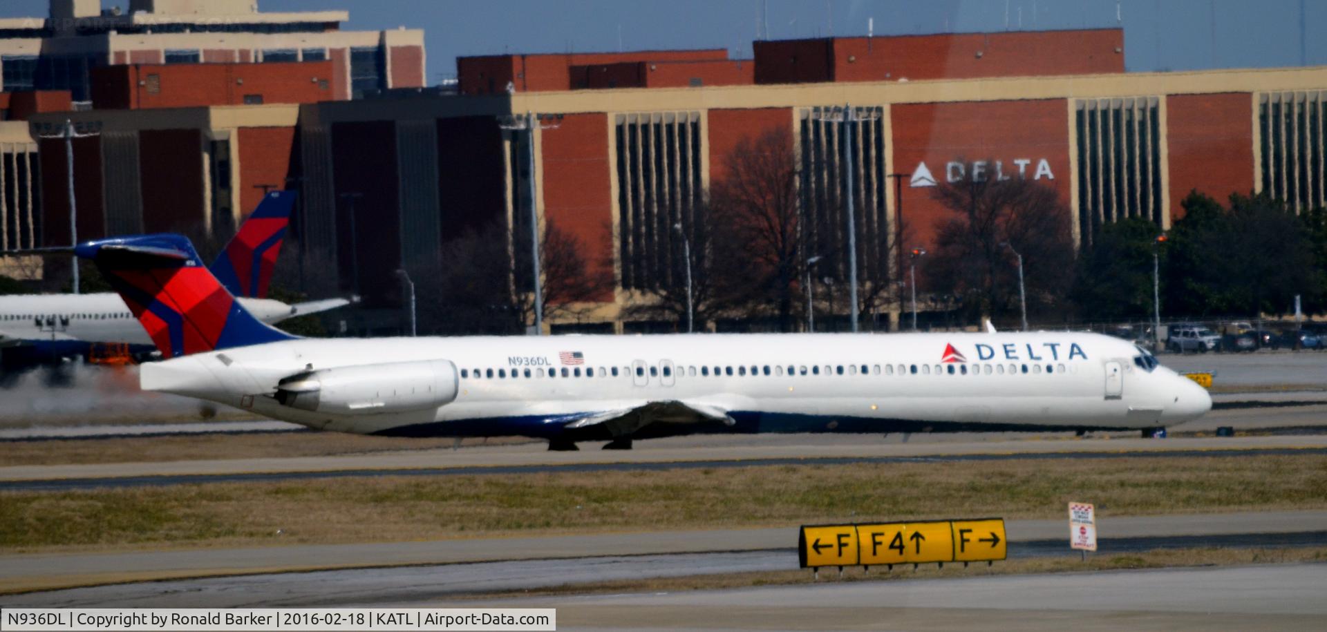 N936DL, 1989 McDonnell Douglas MD-88 C/N 49723, Taxi Atlanta