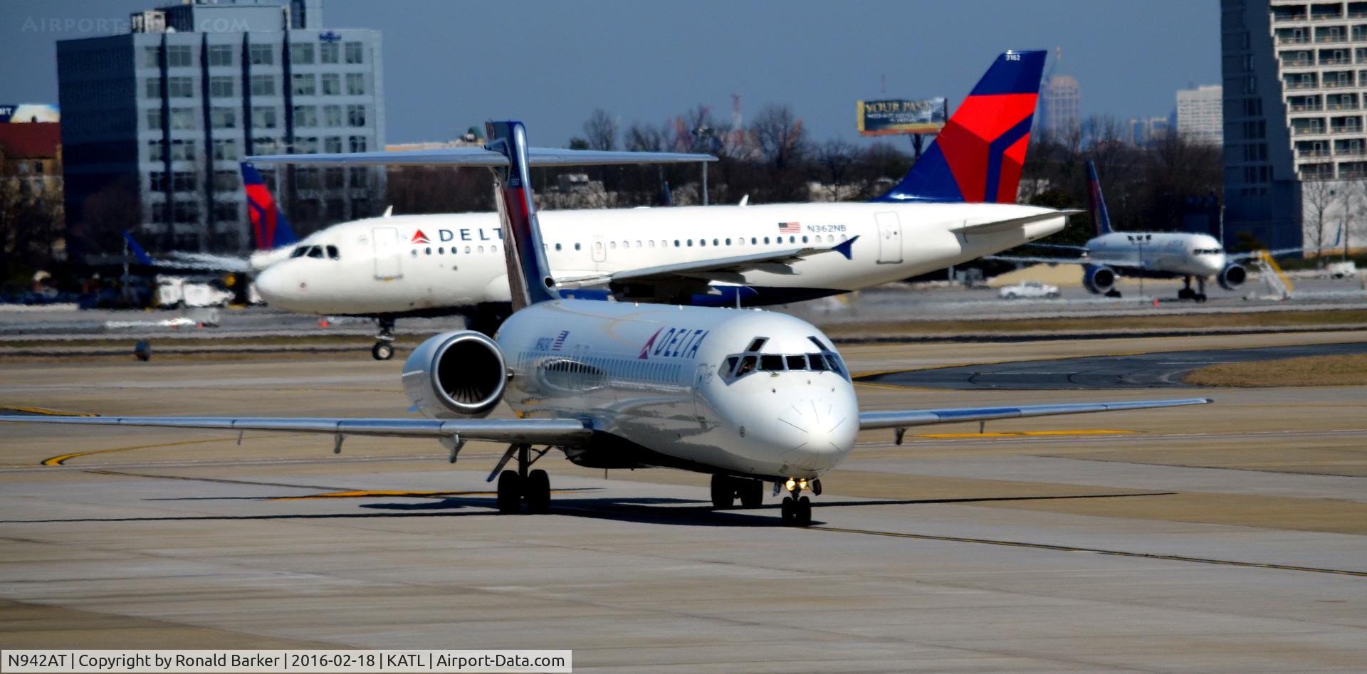 N942AT, 1999 Boeing 717-200 C/N 55005, Taxi Atlanta