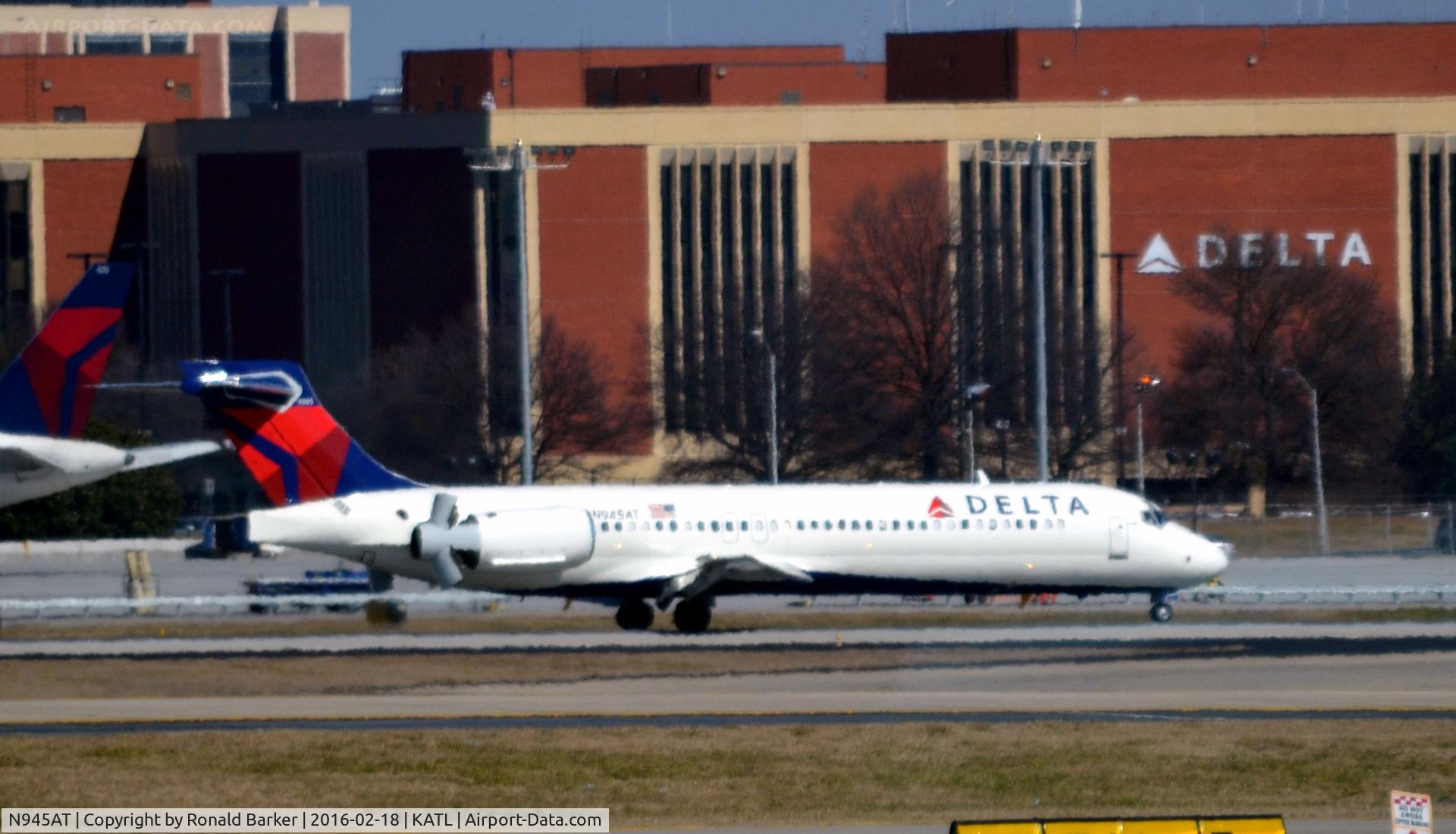 N945AT, 1999 Boeing 717-200 C/N 55008, Landing Atlanta