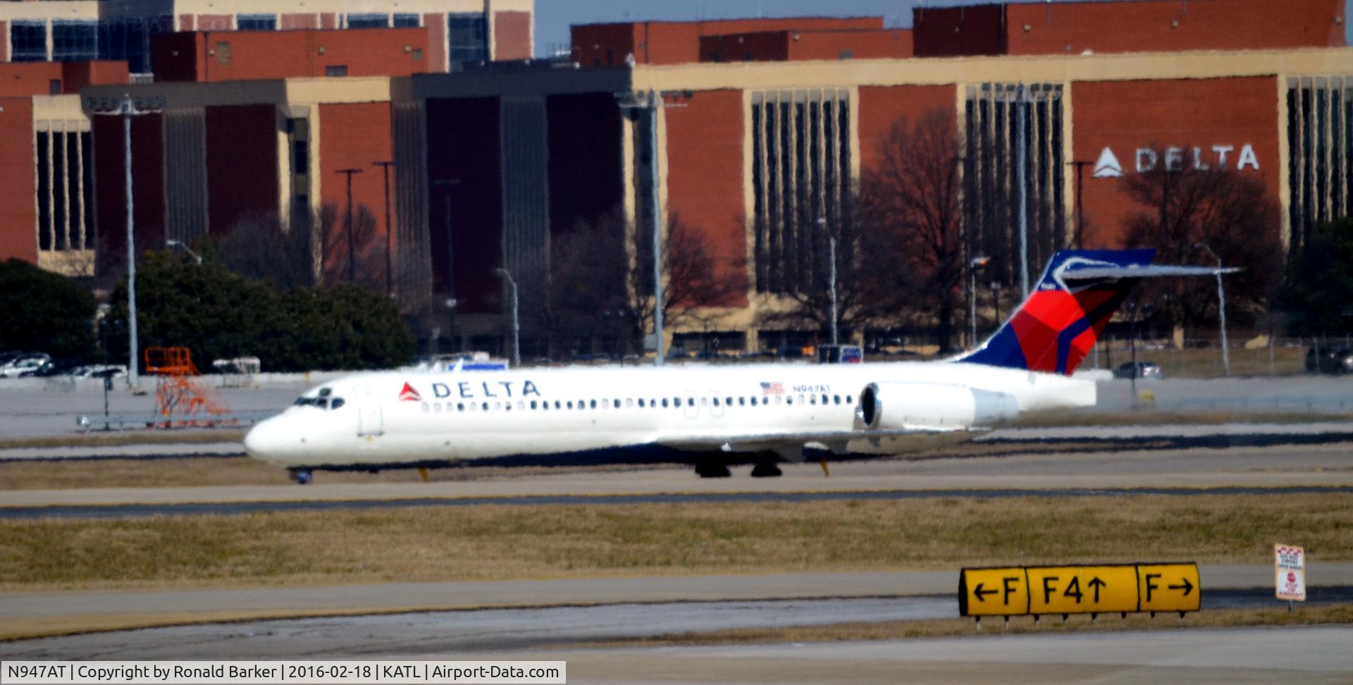 N947AT, 1999 Boeing 717-200 C/N 55010, Taxi Atlanta
