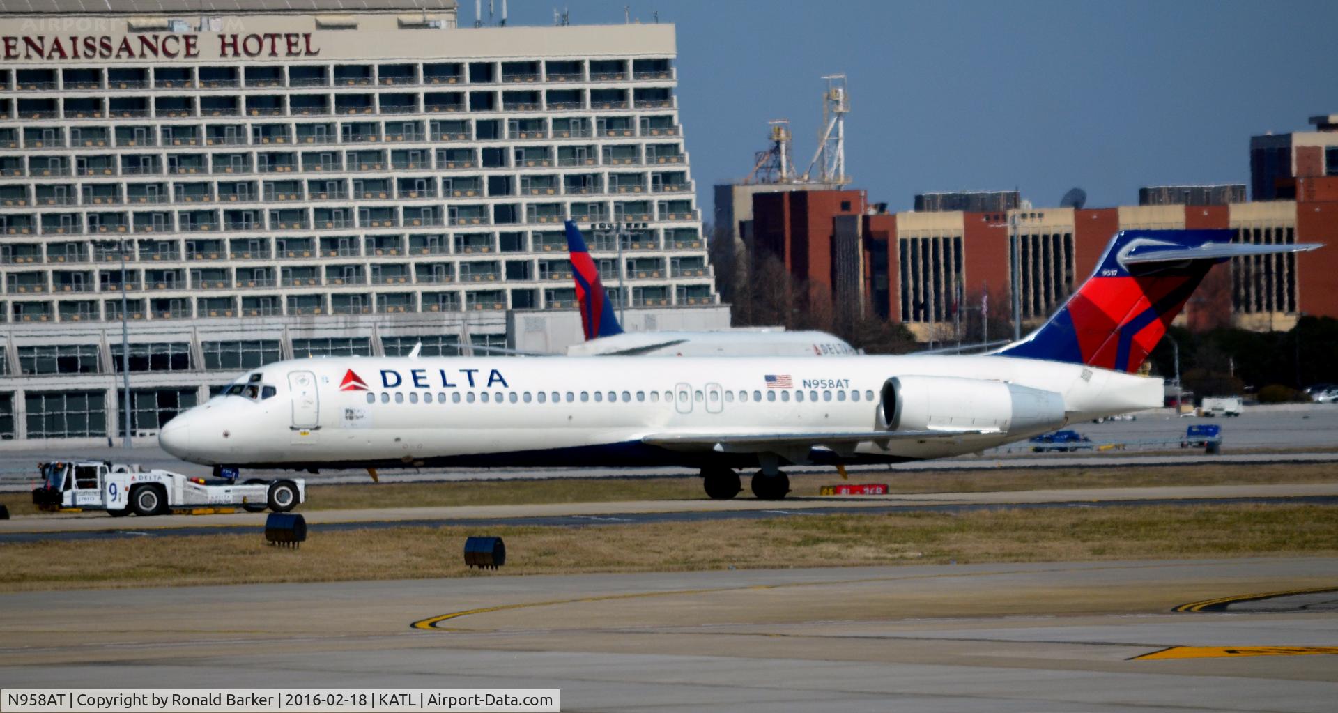 N958AT, 2001 Boeing 717-200 C/N 55020, Towed Atlanta