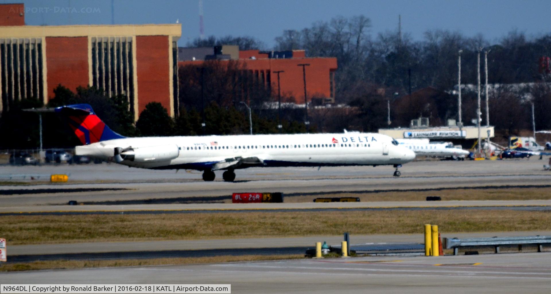 N964DL, 1990 McDonnell Douglas MD-88 C/N 49983, Landing Atlanta