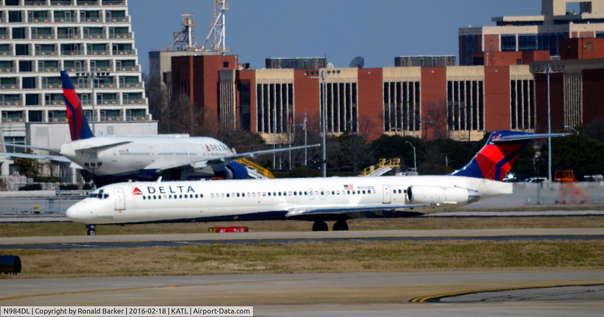 N984DL, 1991 McDonnell Douglas MD-88 C/N 53311, Taxi Atlanta