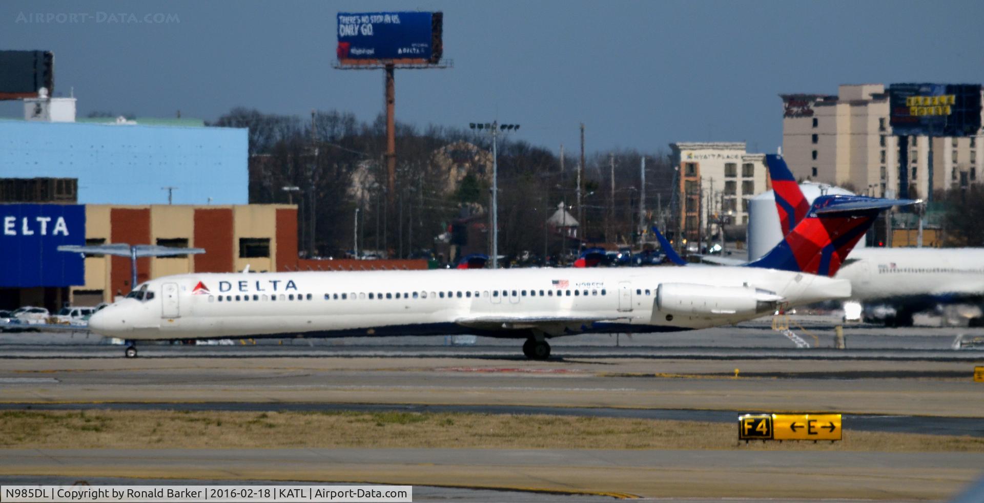 N985DL, 1991 McDonnell Douglas MD-88 C/N 53312, Taxi Atlanta