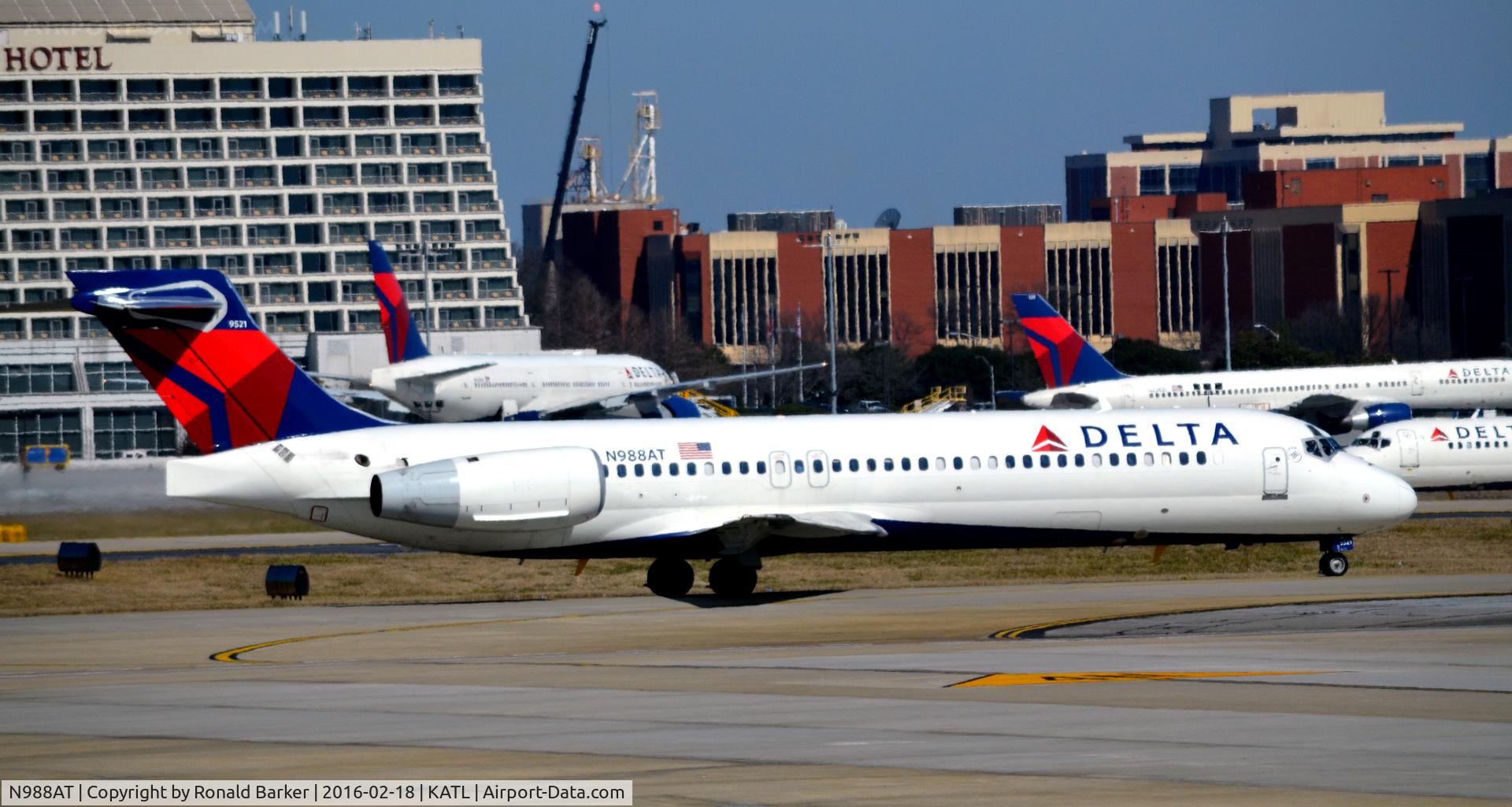 N988AT, 2001 Boeing 717-200 C/N 55068, Taxi Atlanta