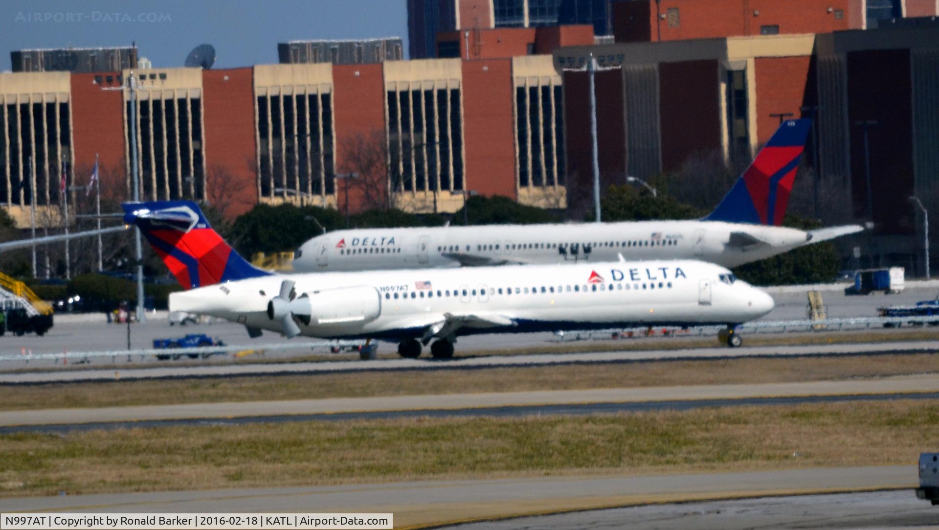 N997AT, 2002 Boeing 717-200 C/N 55141, Landing Atlanta