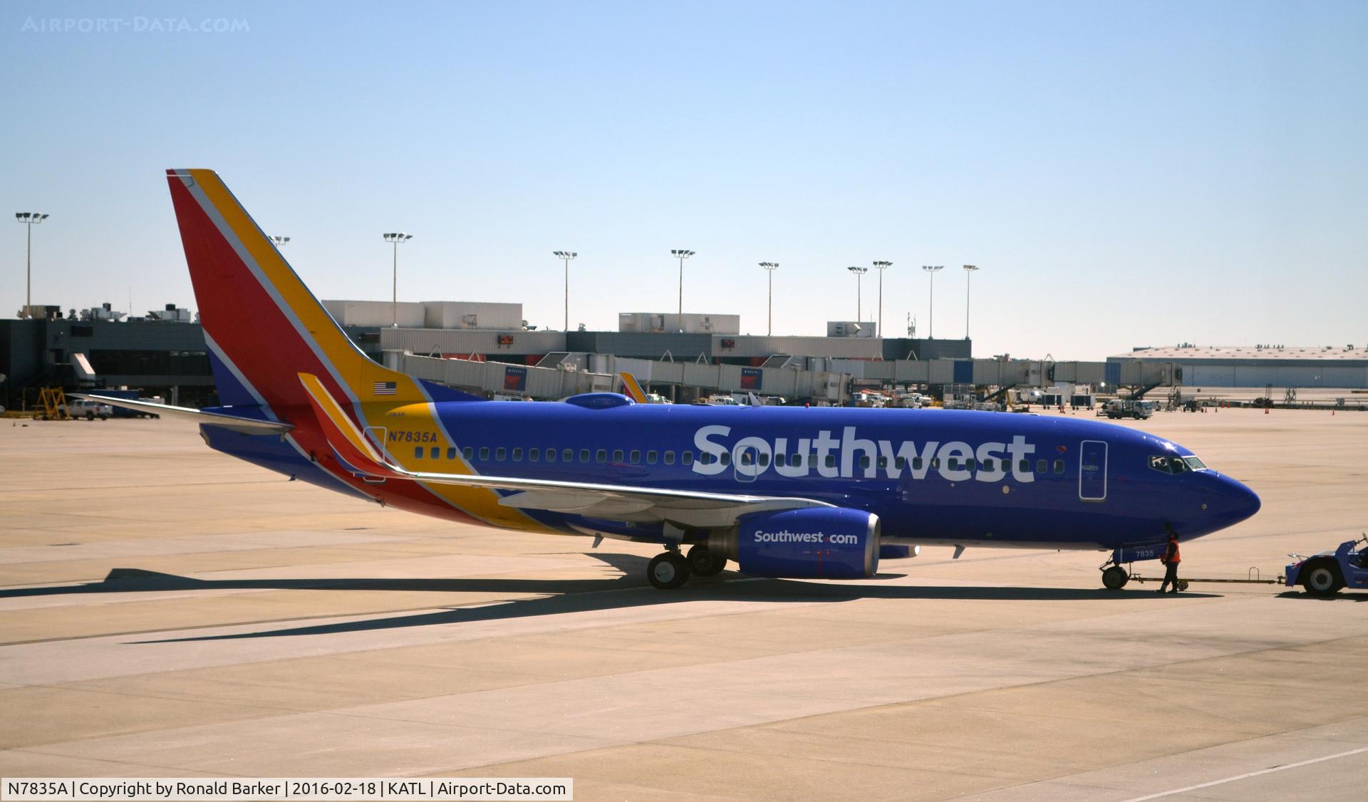 N7835A, 2005 Boeing 737-752 C/N 34294, Pushback Atlanta