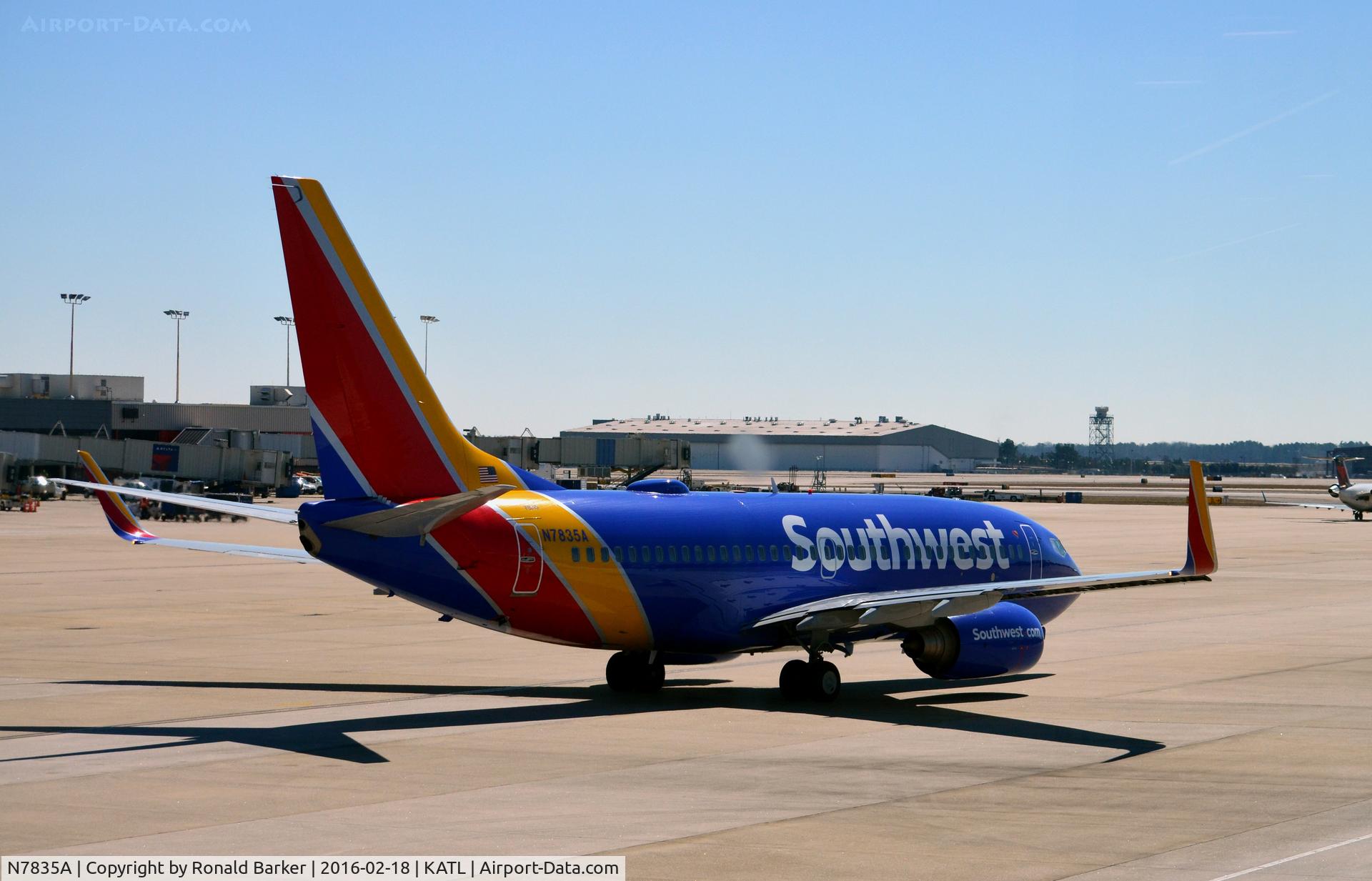 N7835A, 2005 Boeing 737-752 C/N 34294, Taxi Atlanta