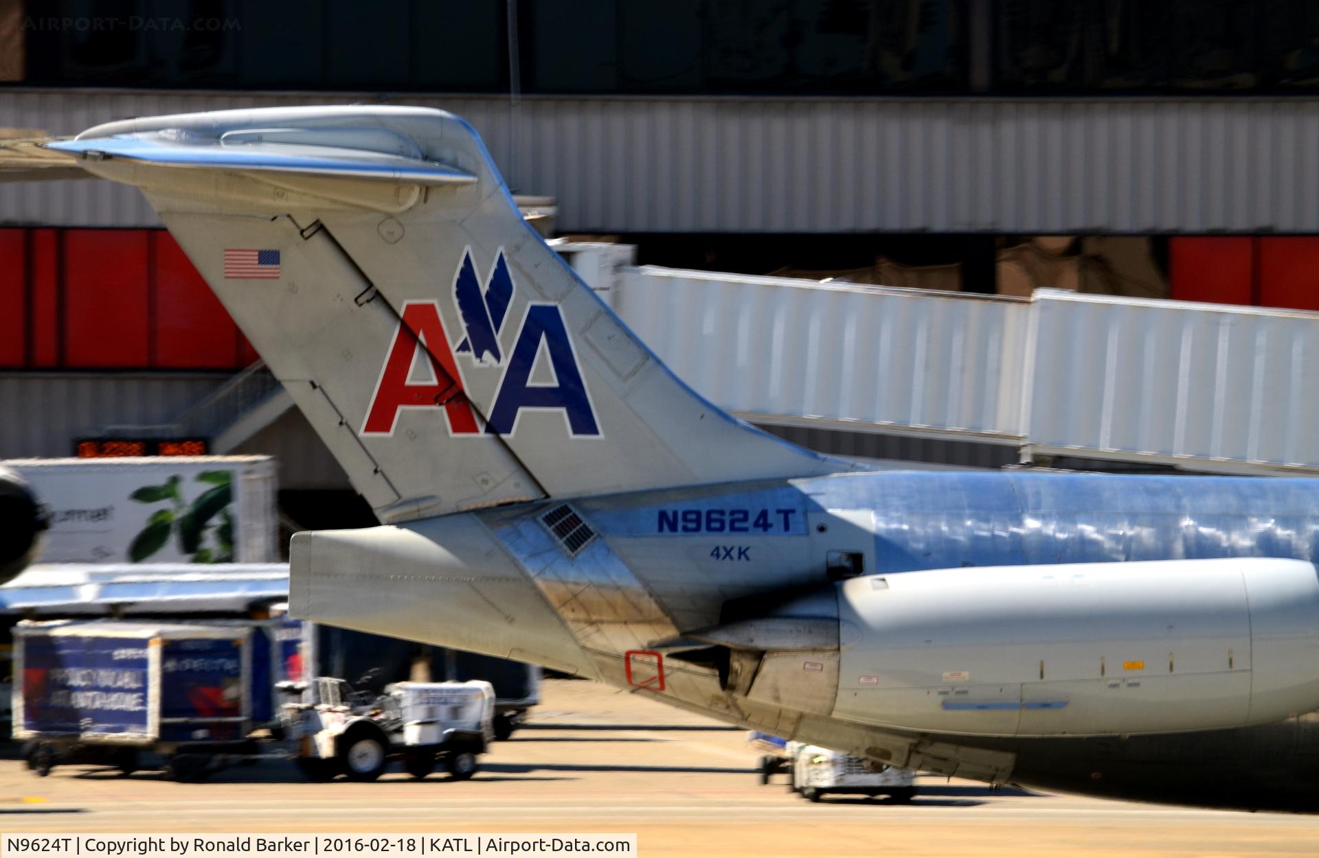 N9624T, 1998 McDonnell Douglas MD-83 (DC-9-83) C/N 53594, Taxi Atlanta