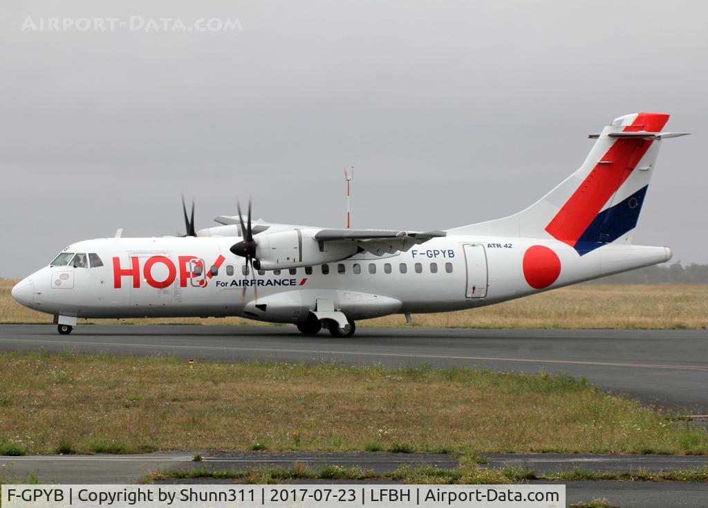 F-GPYB, 1996 ATR 42-500 C/N 480, Taxiing for departure...