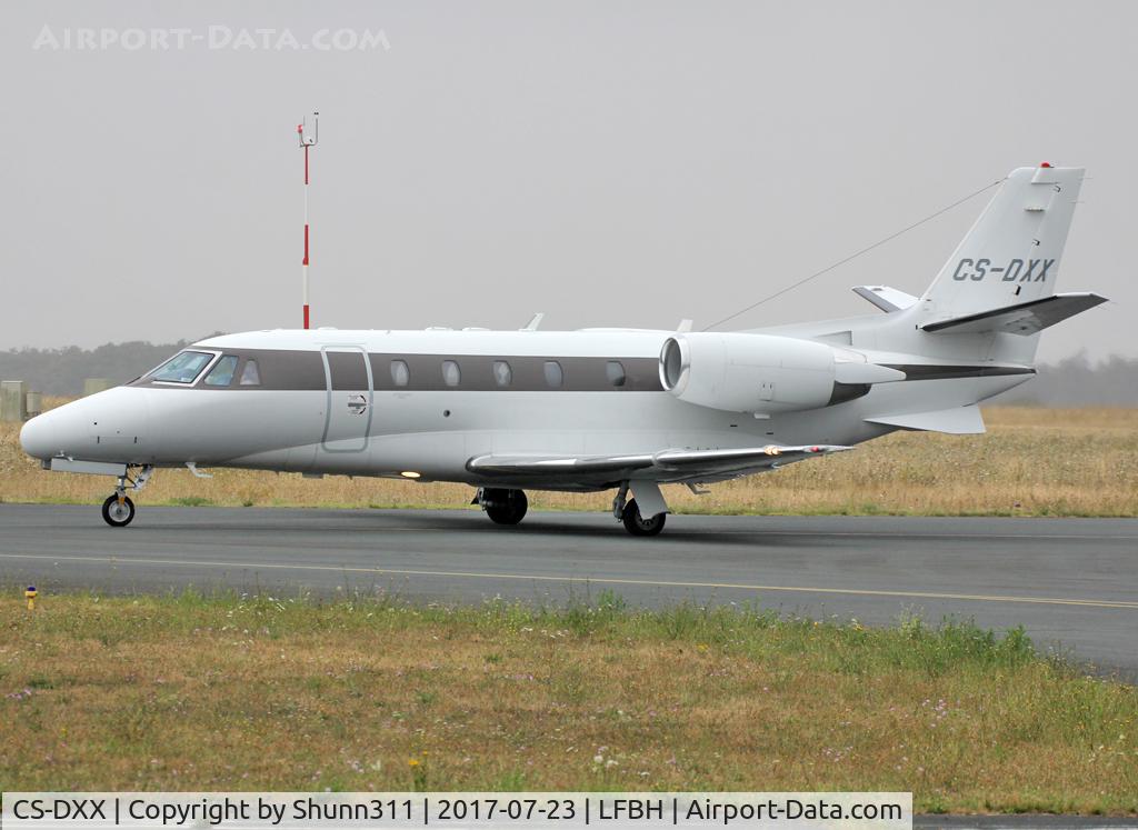 CS-DXX, 2008 Cessna 560XL Citation XLS C/N 560-5789, Taxiing for departure...