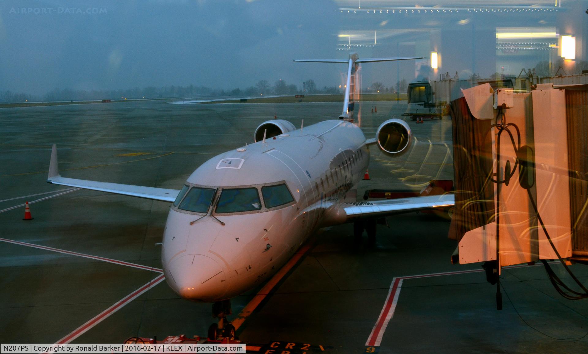 N207PS, 2003 Bombardier CRJ-200ER (CL-600-2B19) C/N 7873, At the gate Lexington