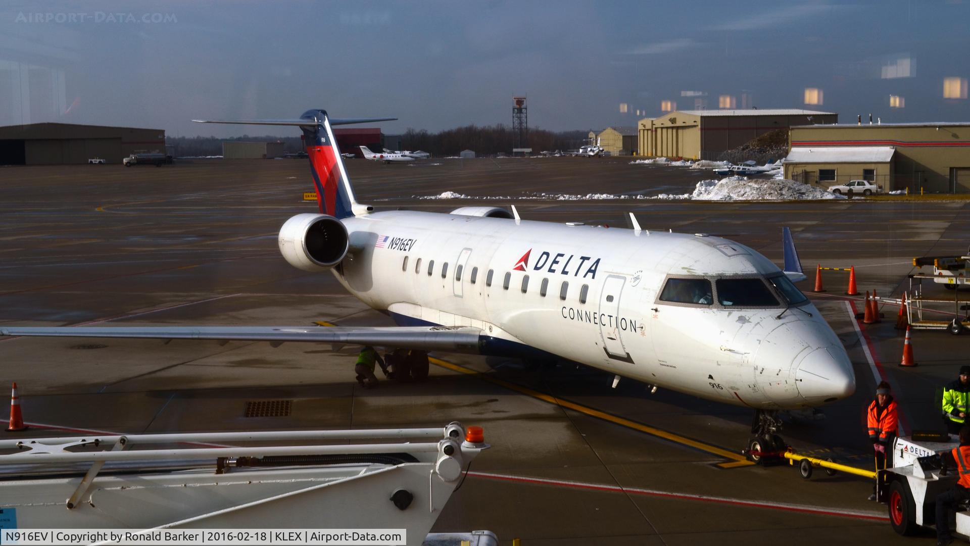 N916EV, 2003 Bombardier CRJ-200ER (CL-600-2B19) C/N 7757, At the gate Lexington