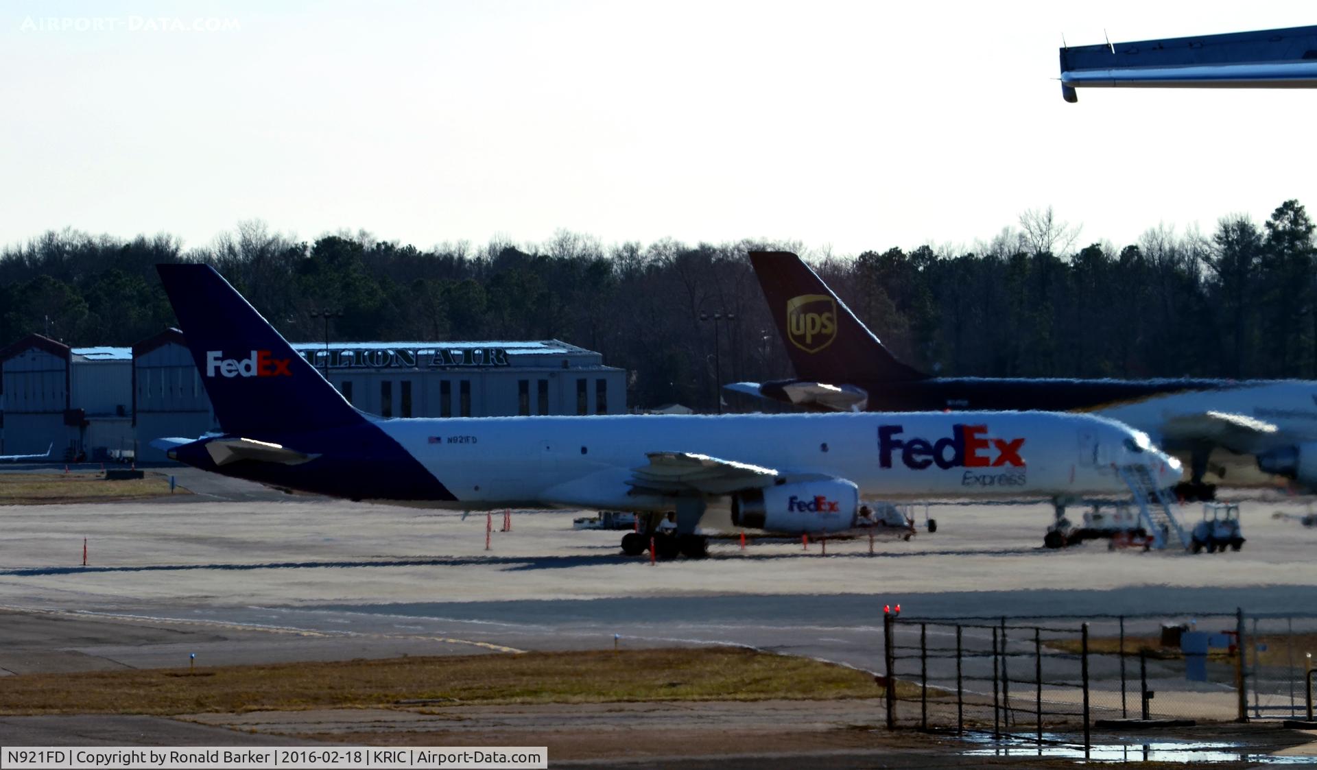 N921FD, 1991 Boeing 757-23A C/N 24924, Richmond