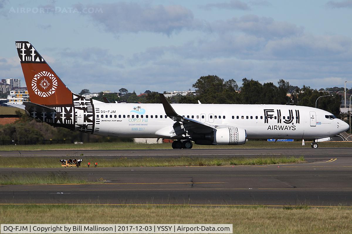 DQ-FJM, 2010 Boeing 737-86J C/N 37754, TAXI FROM 34L