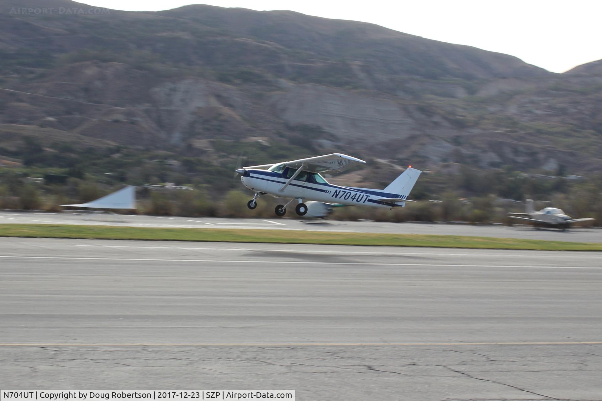 N704UT, 1976 Cessna 150M C/N 15078891, 1976 Cessna 150M, Continental O-200 100 Hp, takeoff climb Rwy 04