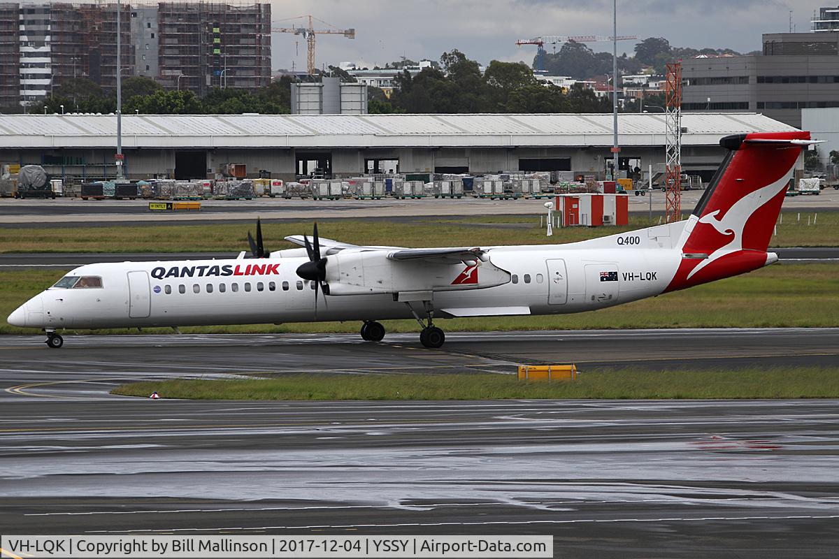 VH-LQK, 2012 De Havilland Canada DHC-8-402Q Dash 8 C/N 4415, TAXI TO 16R