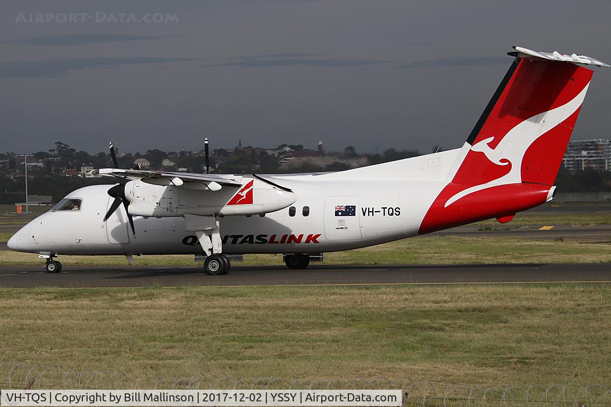 VH-TQS, 1995 De Havilland Canada DHC-8-202 Dash 8 C/N 418, TAXI TO 34R