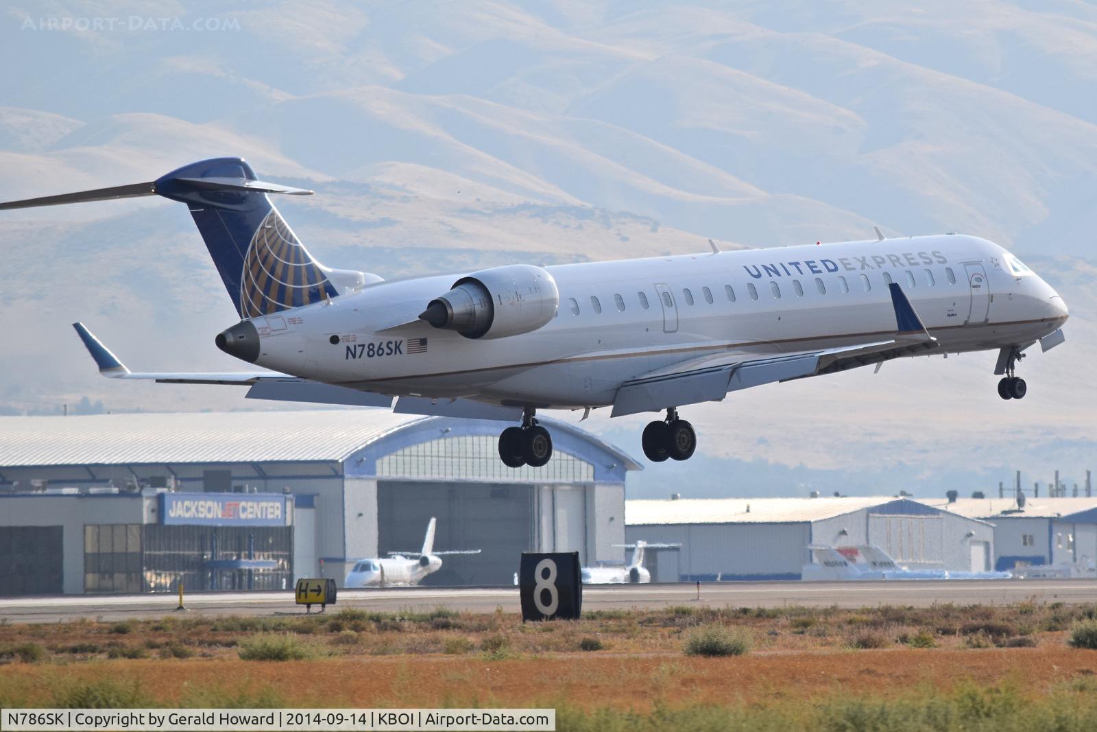 N786SK, 2009 Bombardier CRJ-700 (CL-600-2C10) Regional Jet C/N 10286, Landing RWY 10R.