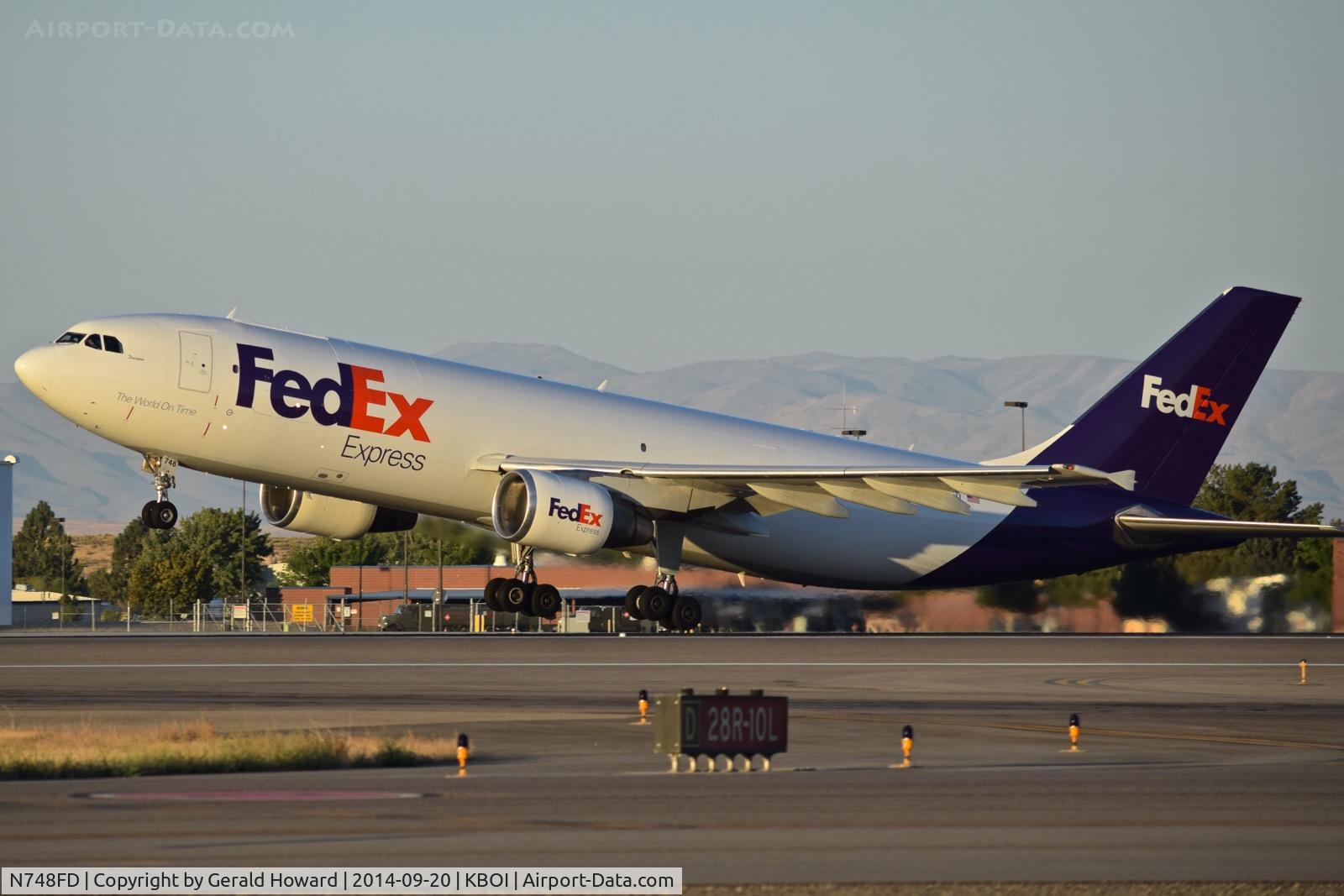 N748FD, 1992 Airbus A300B4-622R C/N 633, Lift off from RWY 10R.