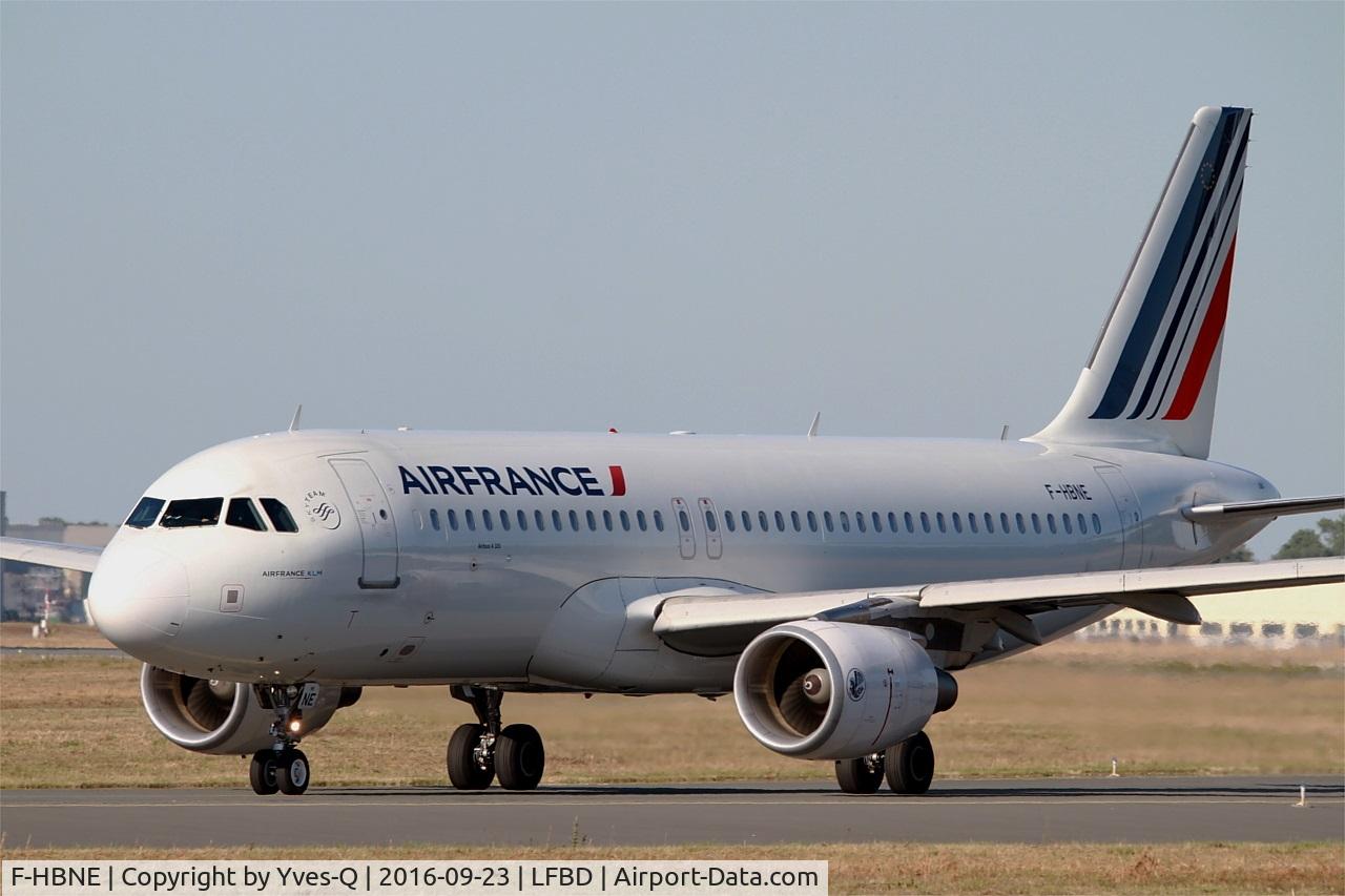 F-HBNE, 2011 Airbus A320-214 C/N 4664, Airbus A320-214, Taxiing to holding point rwy 05, Bordeaux Mérignac airport (LFBD-BOD)