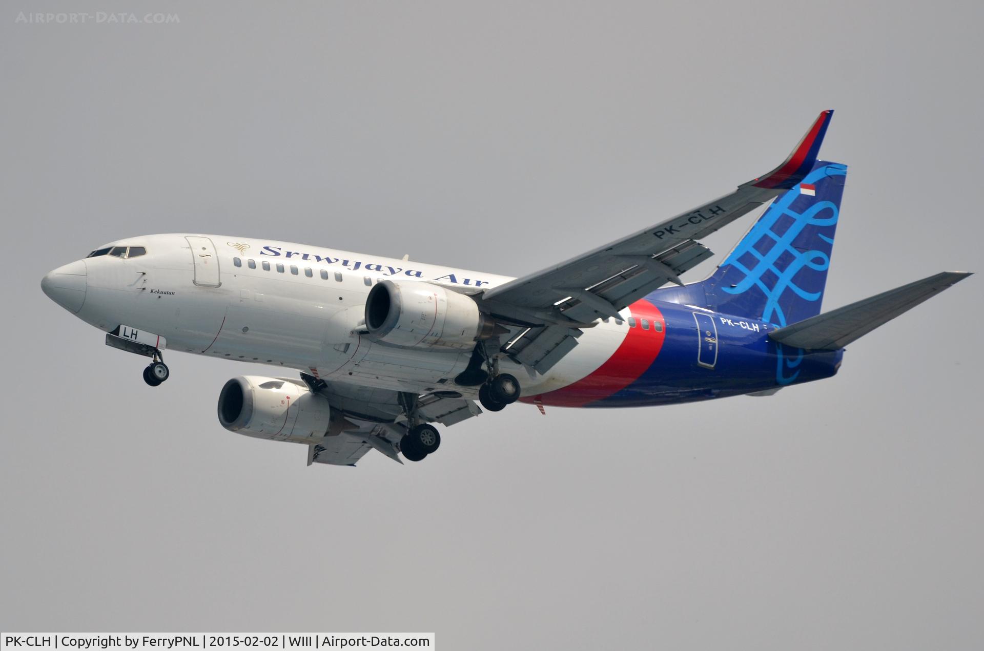 PK-CLH, 1994 Boeing 737-524 C/N 27327, Sriwijaya B735 landing
