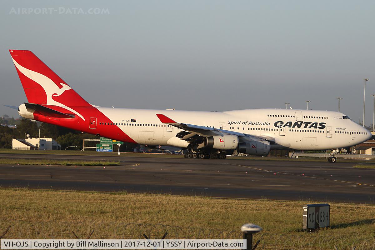 VH-OJS, 1999 Boeing 747-438 C/N 25564, TAXI FROM 34L