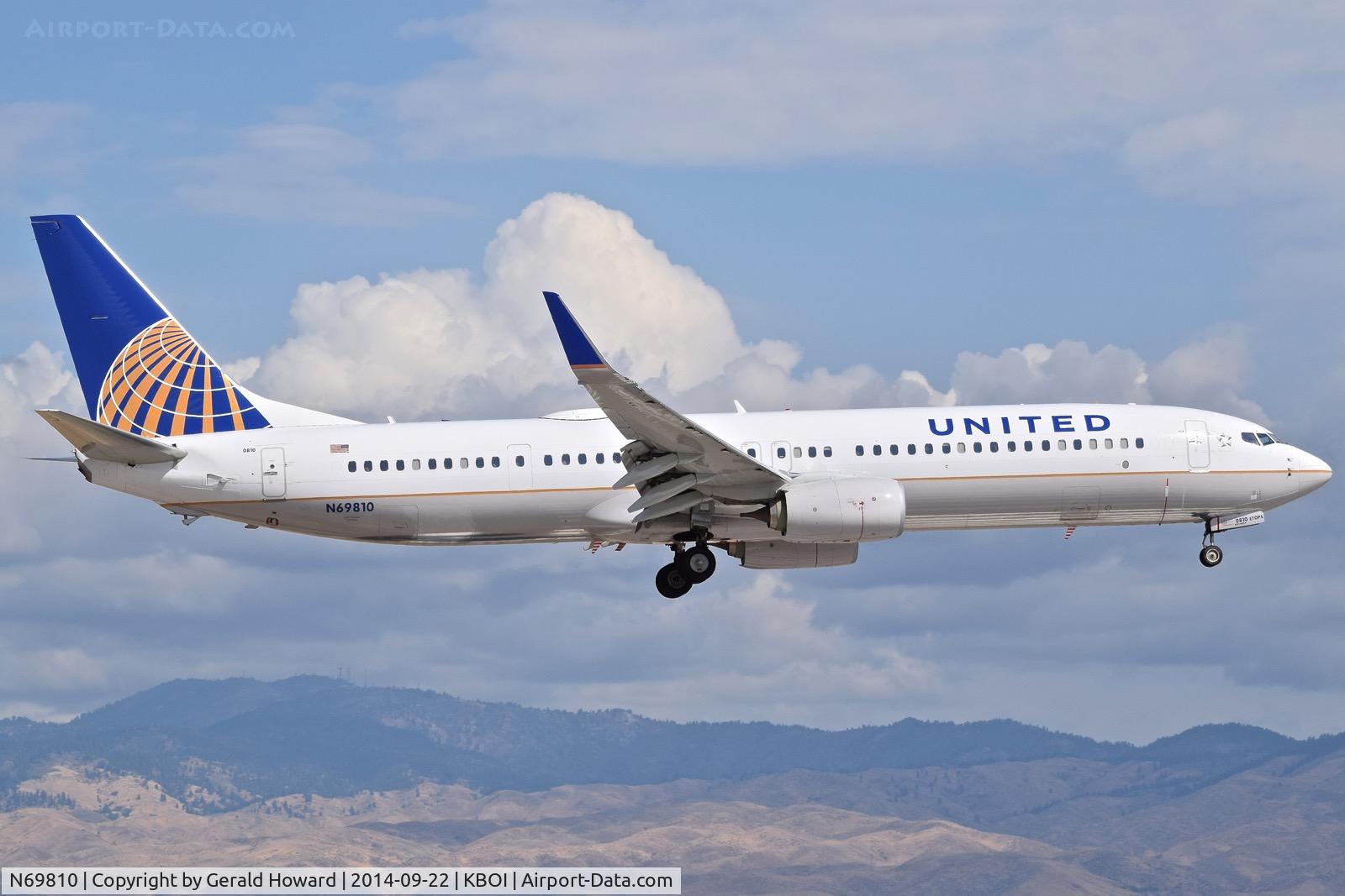 N69810, 2013 Boeing 737-924/ER C/N 42744, Landing RWY 10R.