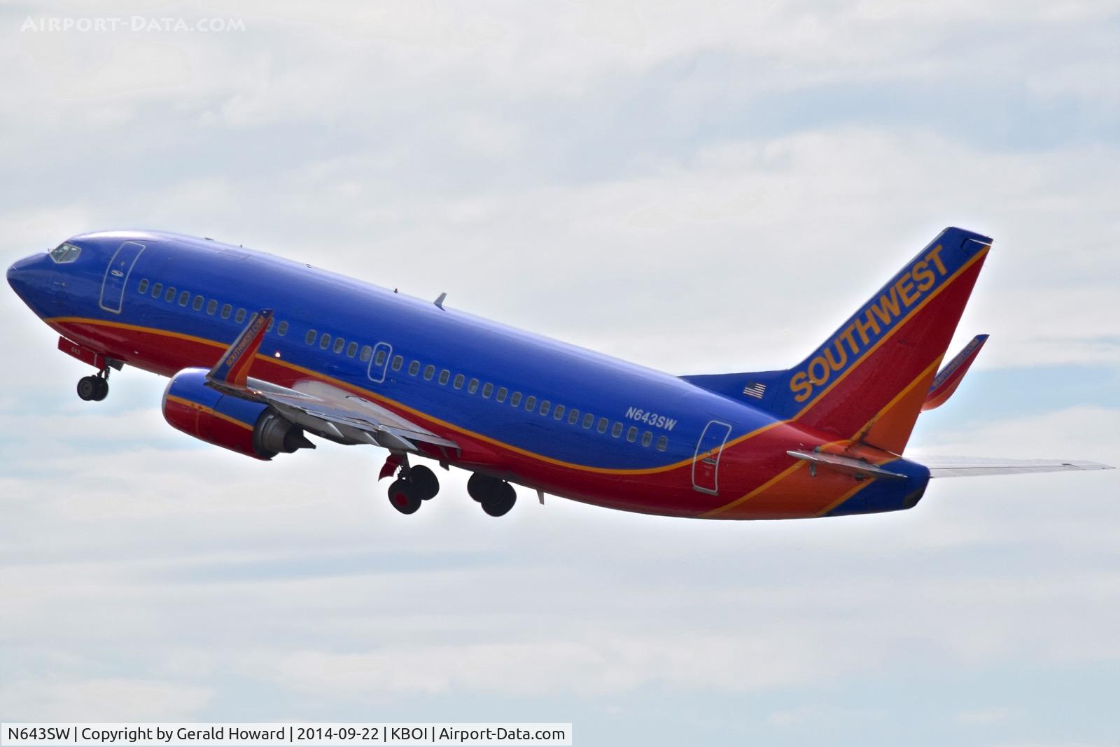 N643SW, 1997 Boeing 737-3H4 C/N 27716, Departing KBOI.