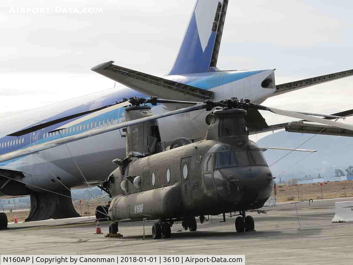 N160AP, 1991 Boeing Vertol CH-47D Chinook C/N M.3387, Parked