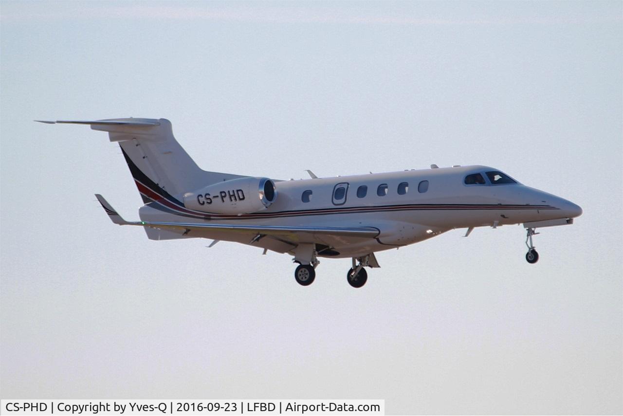 CS-PHD, 2014 Embraer EMB-505 Phenom 300 C/N 50500225, Embraer EMB-505 Phenom 300, Short approach rwy 05, Bordeaux Mérignac airport (LFBD-BOD)