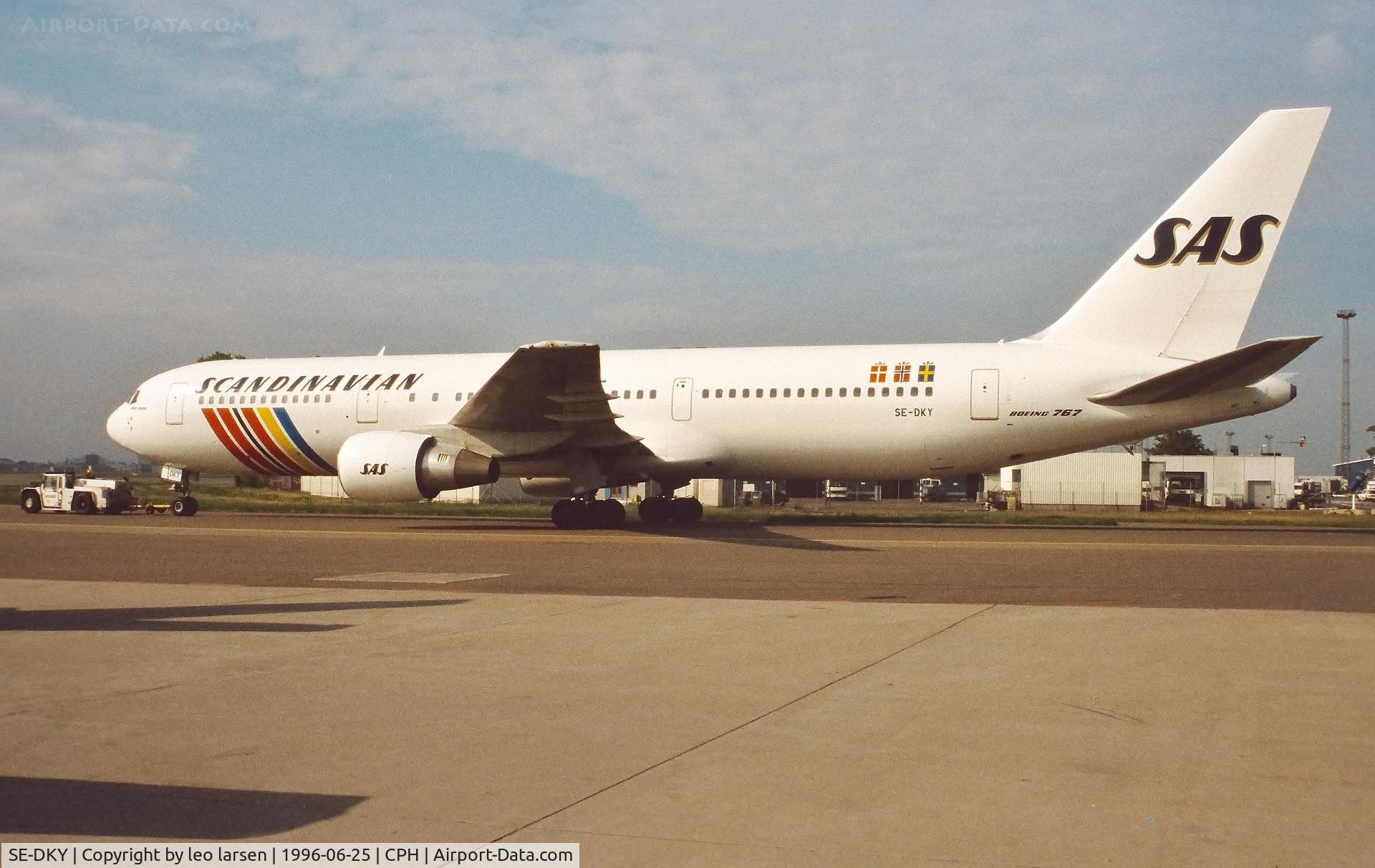 SE-DKY, 1992 Boeing 767-3Y0/ER C/N 25411, Copenhagen 25.6.1996