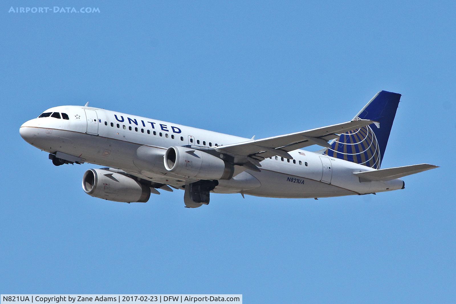 N821UA, 1998 Airbus A319-131 C/N 944, Departing DFW Airport