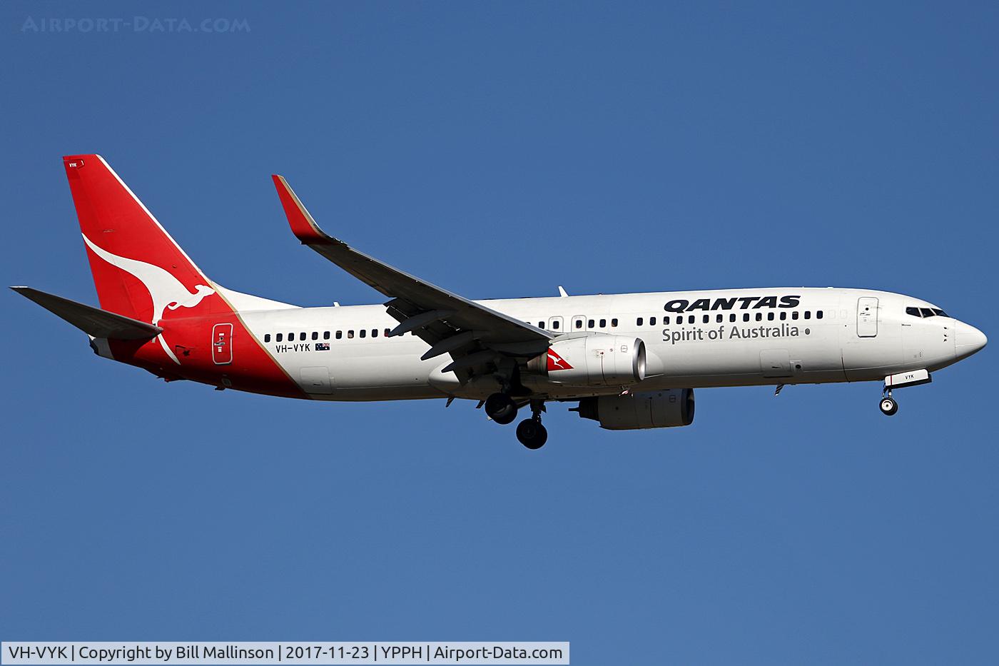VH-VYK, 2005 Boeing 737-838 C/N 34183, FINALS TO 21