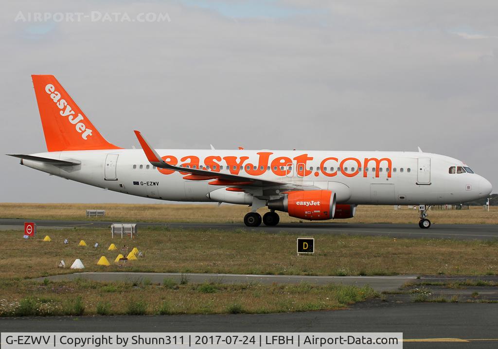 G-EZWV, 2014 Airbus A320-214 C/N 6177, Taxiing to the Terminal...