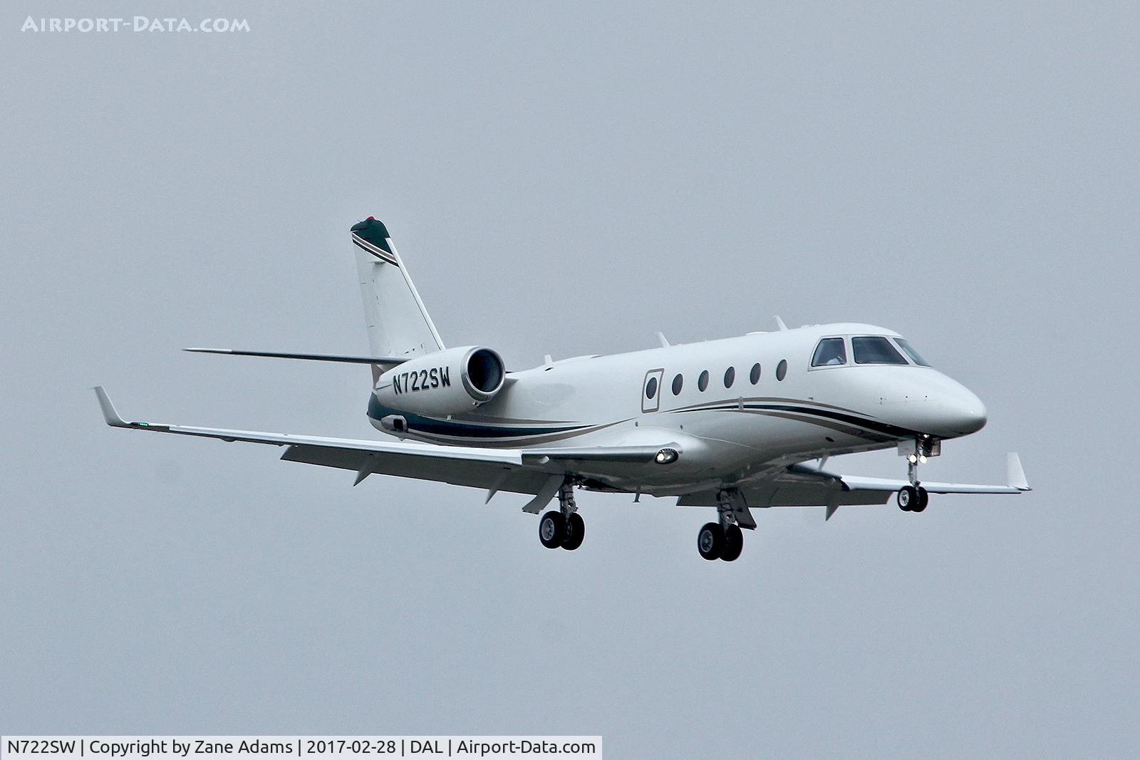 N722SW, 2007 Israel Aircraft Industries Gulfstream G150 C/N 230, Landing at Dallas Love Field