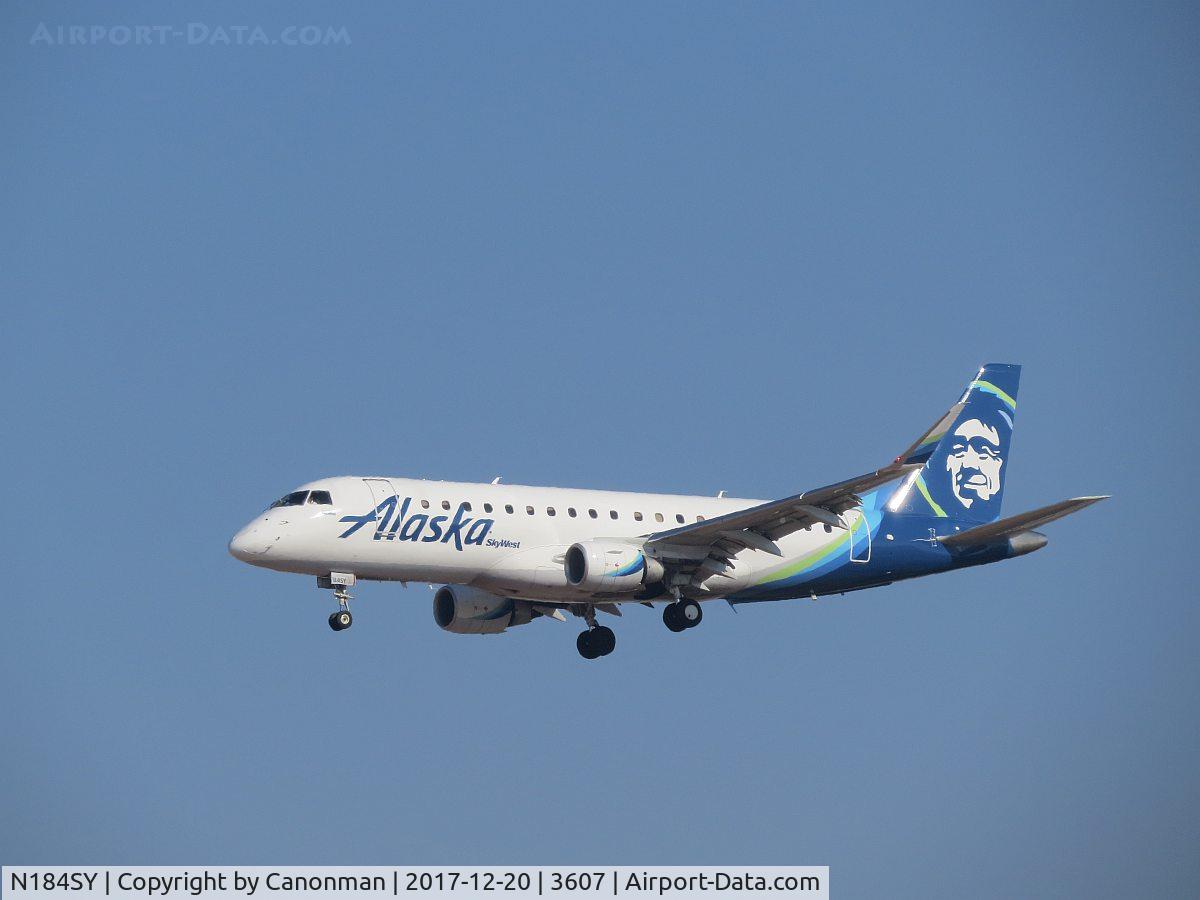 N184SY, 2016 Embraer 175LR (ERJ-170-200LR) C/N 17000590, Landing
